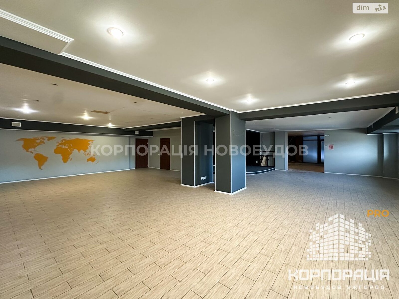 Комерційне приміщення в Ужгороді, здам в оренду по Петефі Шандора площа, район Центр, ціна: 97 698 грн за об’єкт фото 1 Комерційне приміщення в Ужгороді, здам в оренду по Петефі Шандора площа, район Центр, ціна: 97 698 грн за об’єкт фото 1