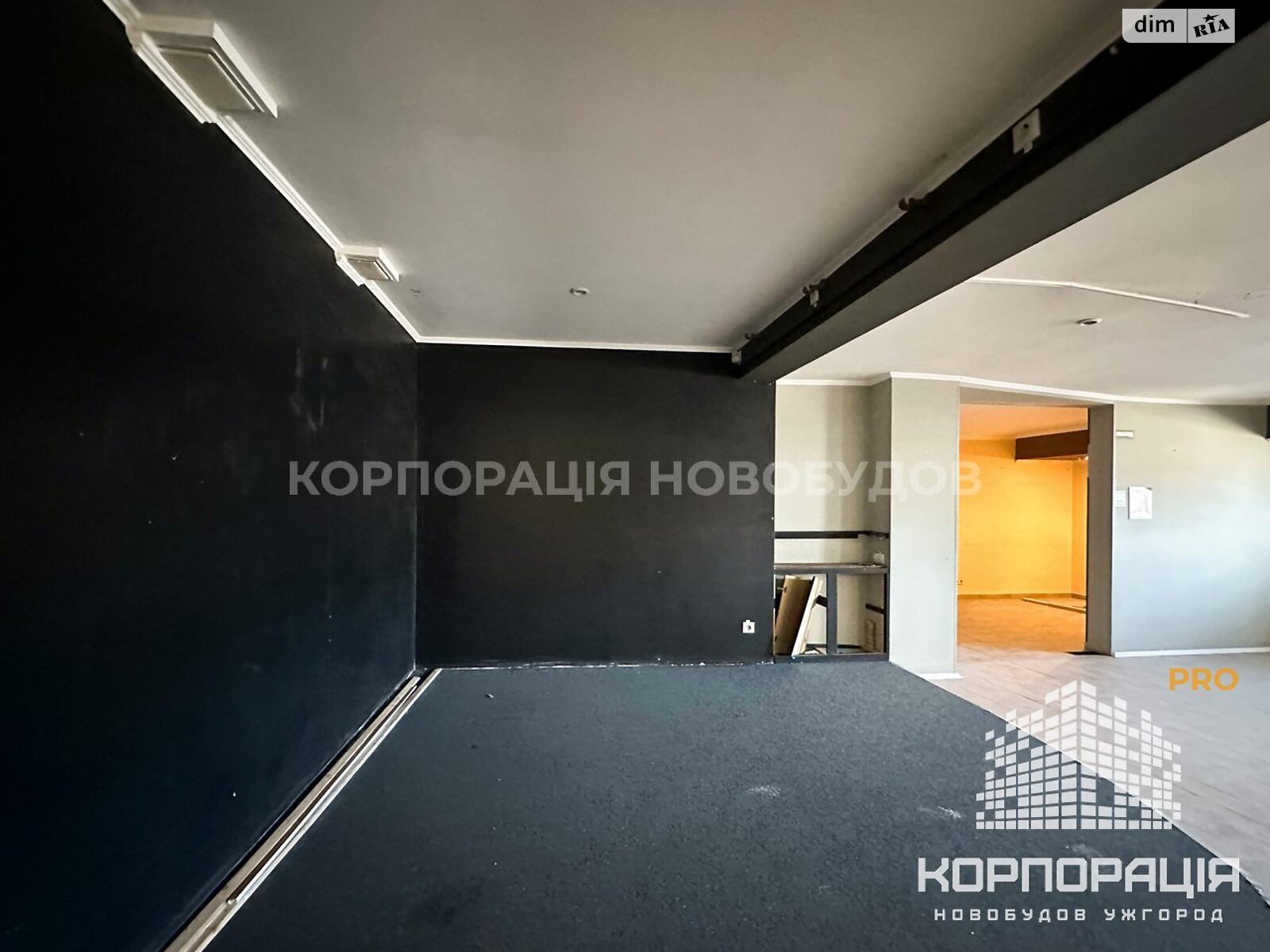 Комерційне приміщення в Ужгороді, здам в оренду по Петефі Шандора площа, район Центр, ціна: 97 698 грн за об’єкт фото 1 Комерційне приміщення в Ужгороді, здам в оренду по Петефі Шандора площа, район Центр, ціна: 97 698 грн за об’єкт фото 1