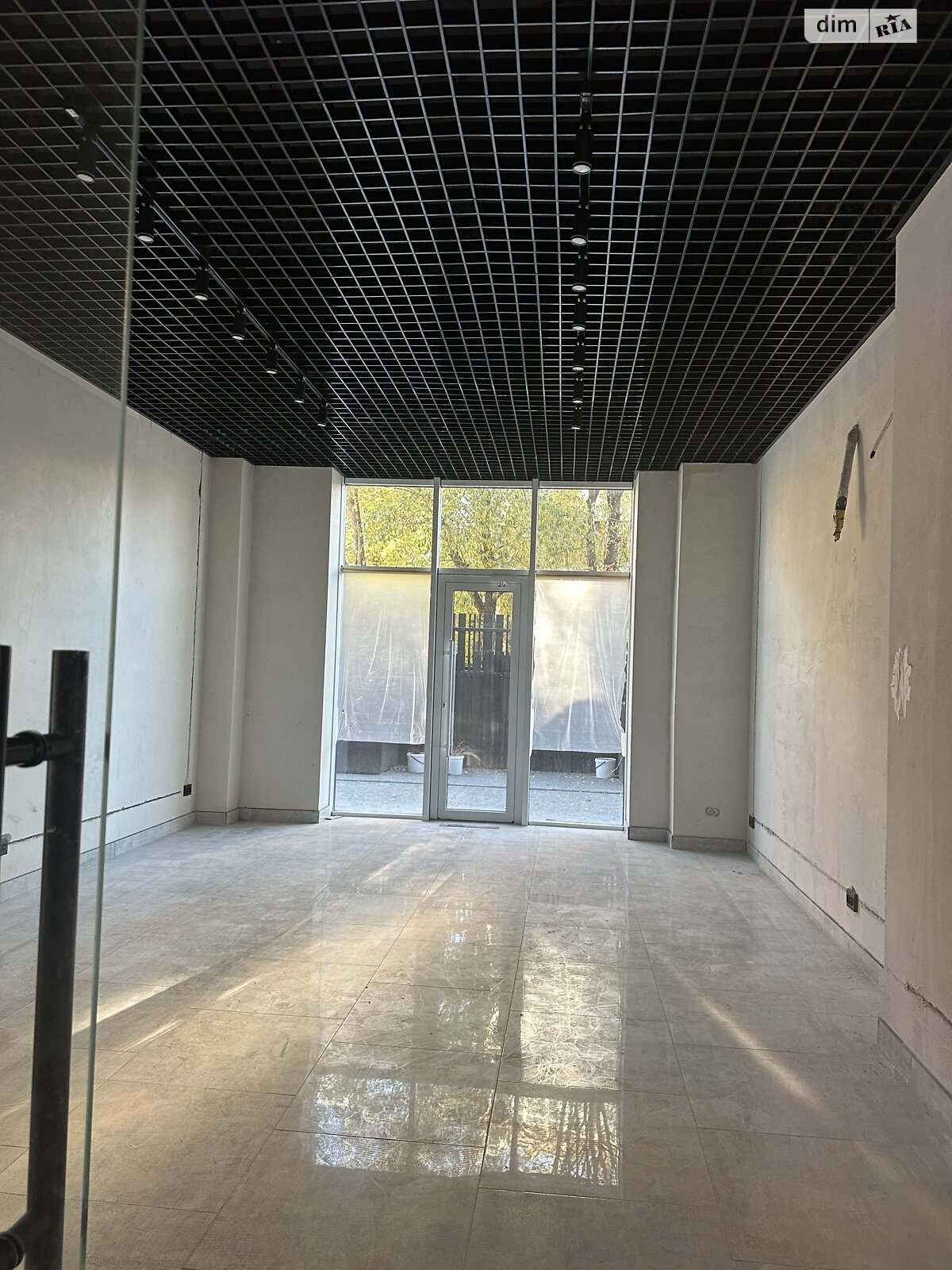 Комерційне приміщення в Ужгороді, здам в оренду по Підградська вулиця, район Центр, ціна: 25 302 грн за об’єкт фото 1