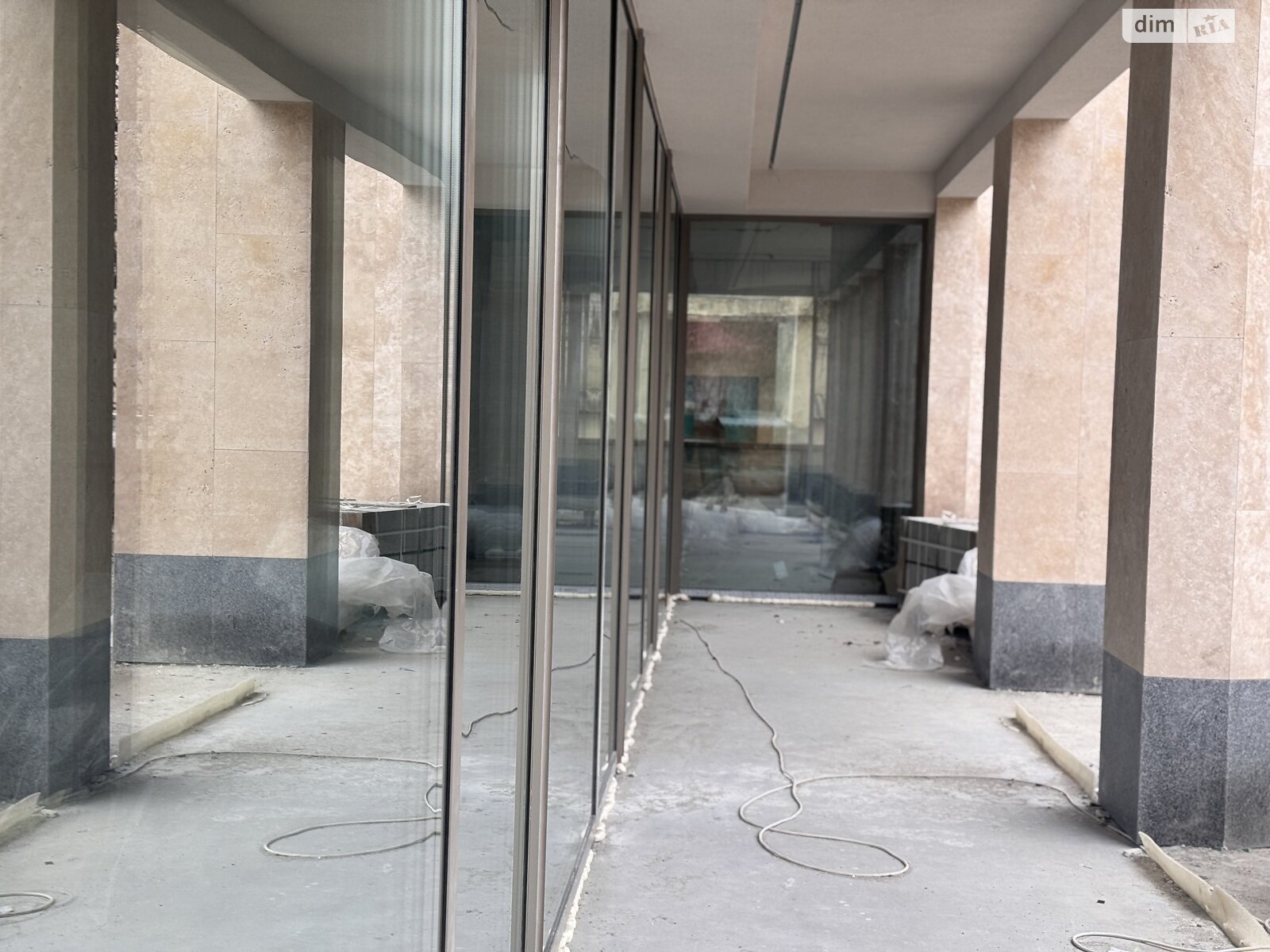 Коммерческое помещение в Ужгороде, сдам в аренду по Таможенная улица 15, район Центр, цена: 60 606 грн за объект фото 1