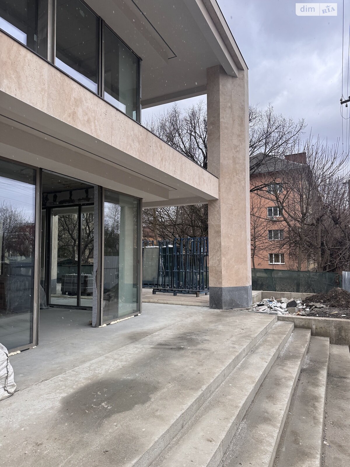 Коммерческое помещение в Ужгороде, сдам в аренду по Таможенная улица 15, район Центр, цена: 60 606 грн за объект фото 1
