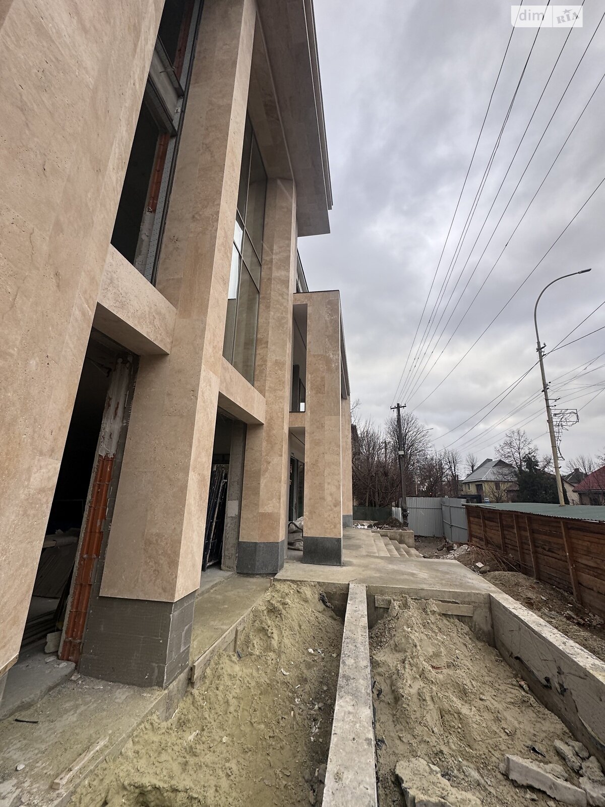 Коммерческое помещение в Ужгороде, сдам в аренду по Таможенная улица 15, район Центр, цена: 60 606 грн за объект фото 1