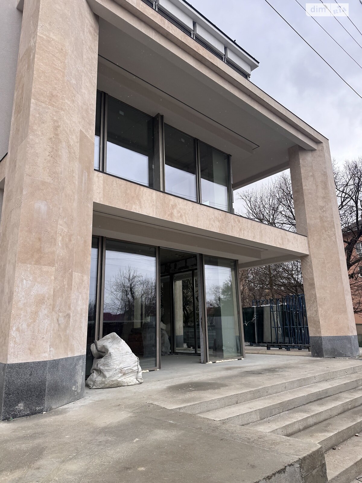 Коммерческое помещение в Ужгороде, сдам в аренду по Таможенная улица 15, район Центр, цена: 60 606 грн за объект фото 1