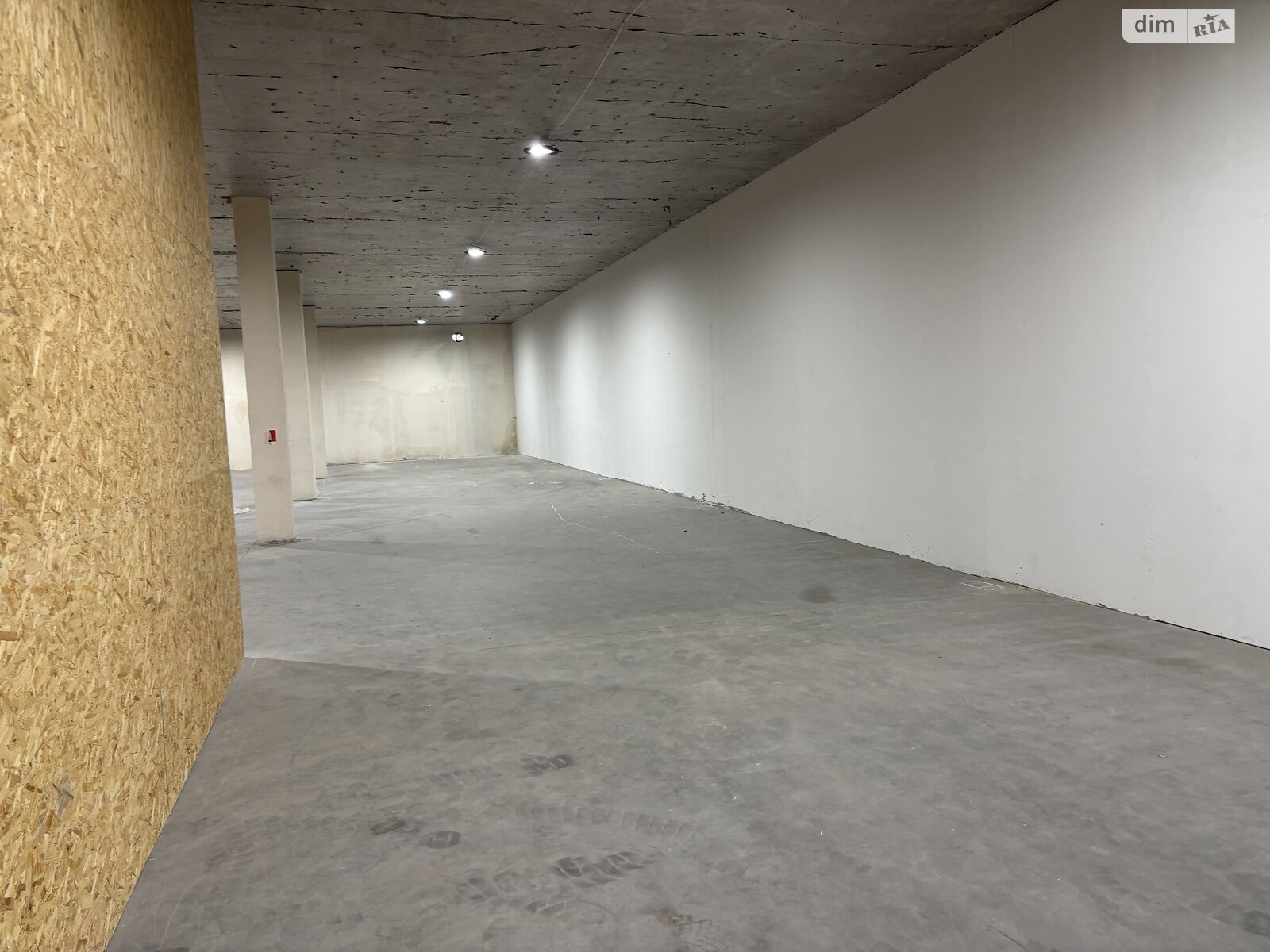 Коммерческое помещение в Зарванцах, Дюковская улица, цена аренды: 308 880 грн за объект фото 1