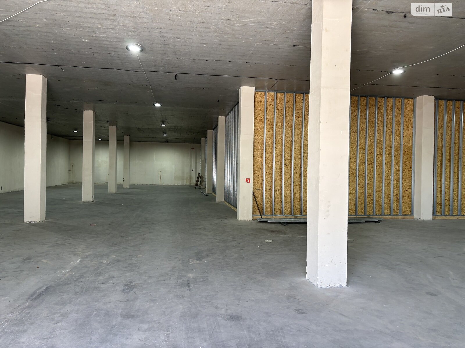 Коммерческое помещение в Зарванцах, Дюковская улица, цена аренды: 308 880 грн за объект фото 1