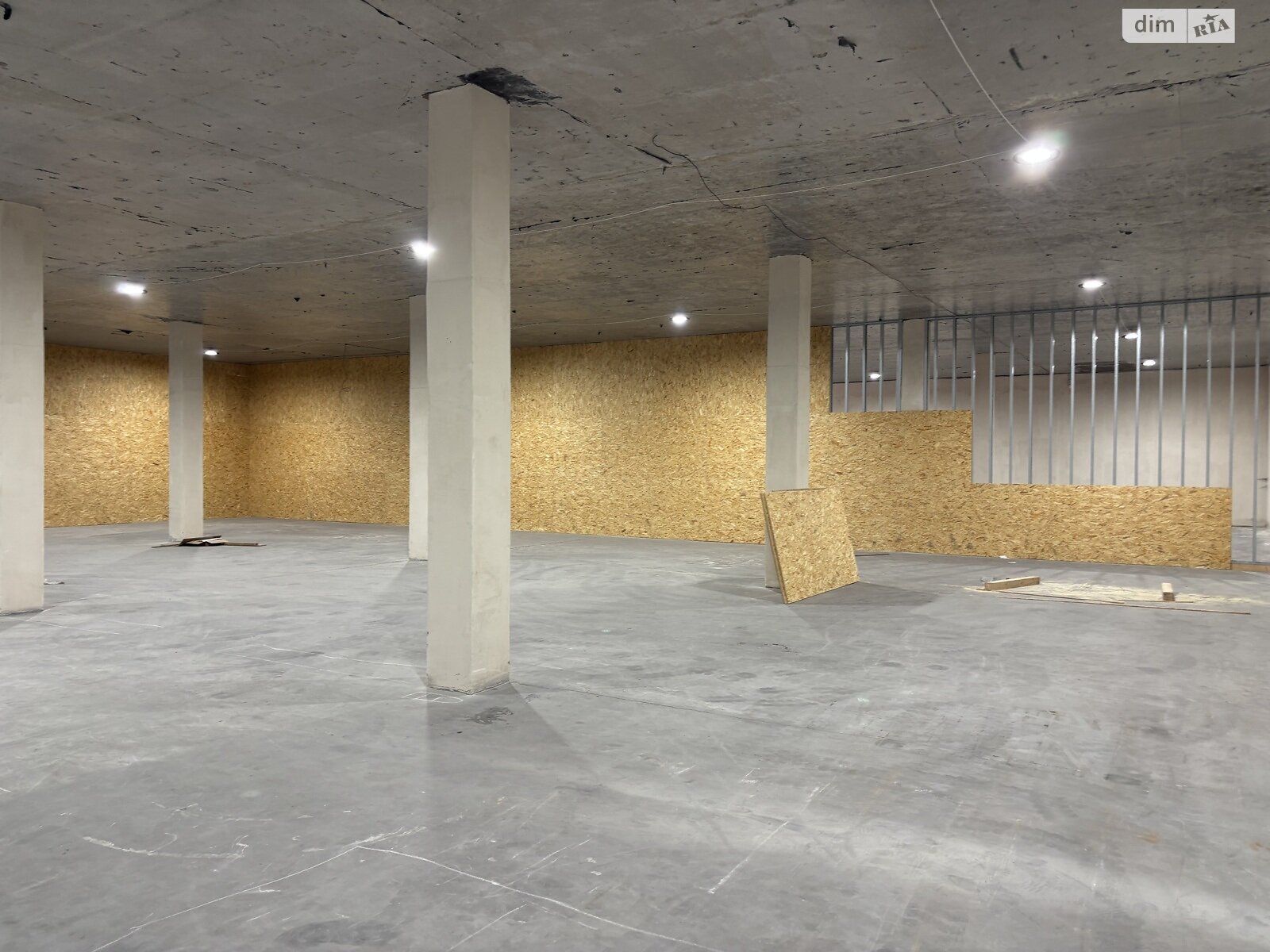 Коммерческое помещение в Зарванцах, Дюковская улица, цена аренды: 308 880 грн за объект фото 1