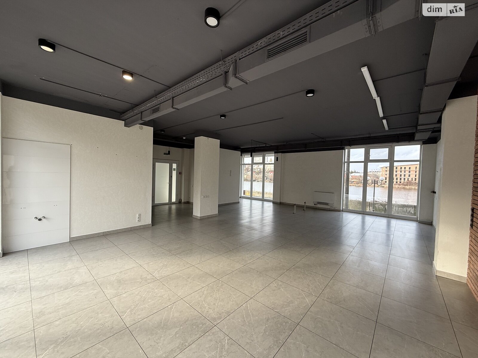 Коммерческое помещение в Виннице, Евгения Коновальца (Глеба Успенского) улица, цена аренды: 46 750 грн за объект фото 1