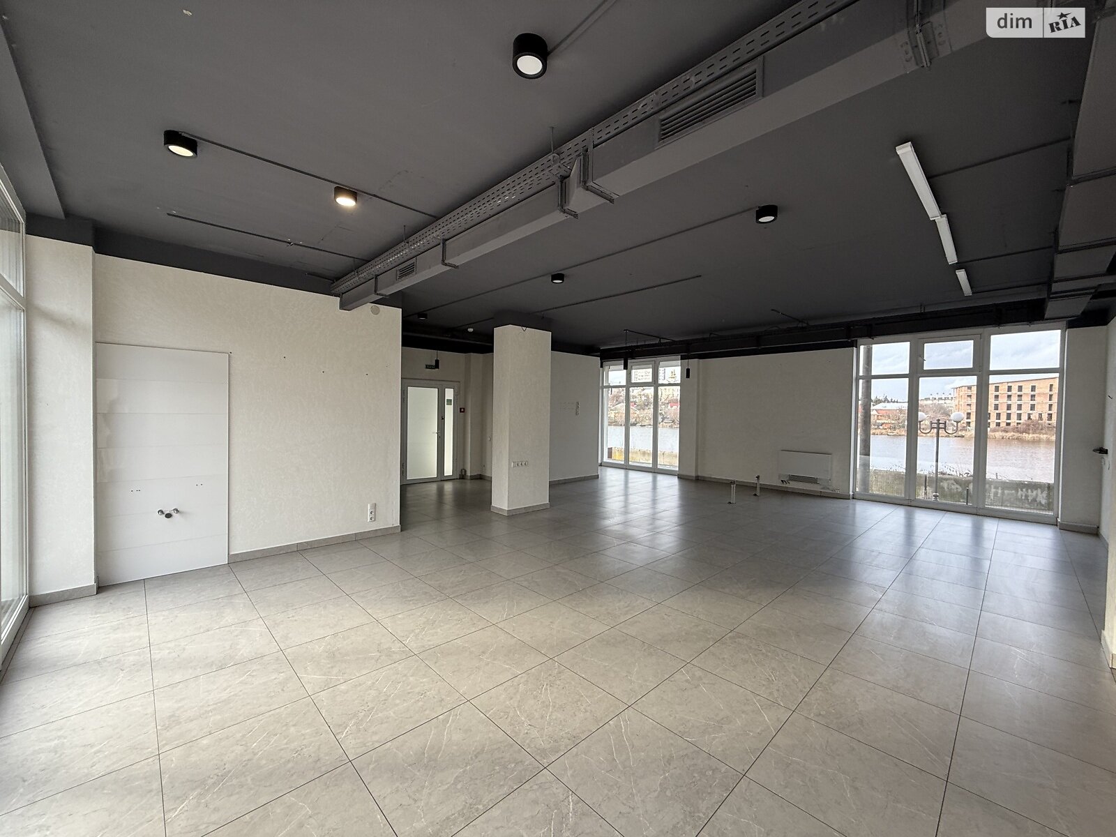 Коммерческое помещение в Виннице, Евгения Коновальца (Глеба Успенского) улица, цена аренды: 46 750 грн за объект фото 1