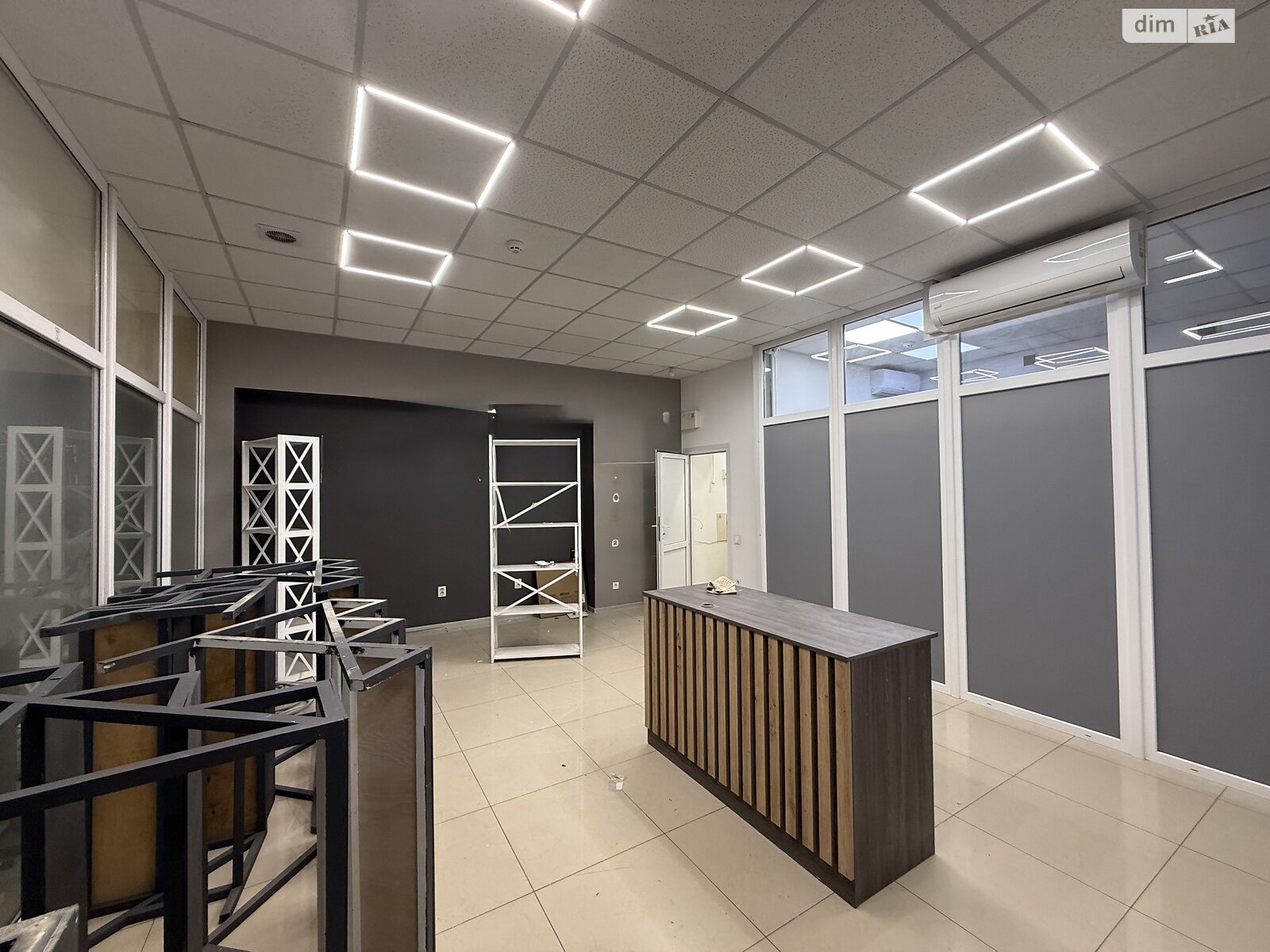 Комерційне приміщення в Вінниці, Космонавтів проспект, ціна оренди: 38 000 грн за об’єкт фото 1