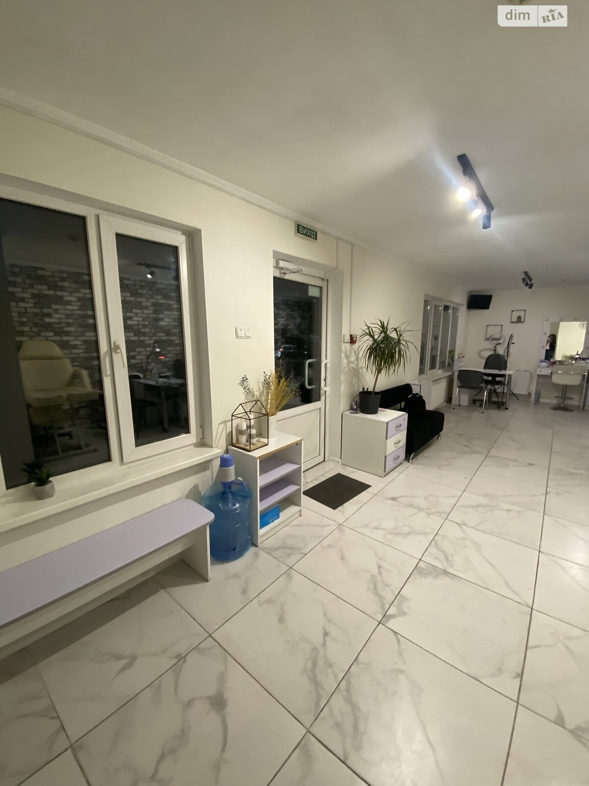 Коммерческое помещение в Виннице, сдам в аренду по Немировское шоссе 30, район Масложир комбинат, цена: 20 000 грн за объект фото 1 Коммерческое помещение в Виннице, сдам в аренду по Немировское шоссе 30, район Масложир комбинат, цена: 20 000 грн за объект фото 1