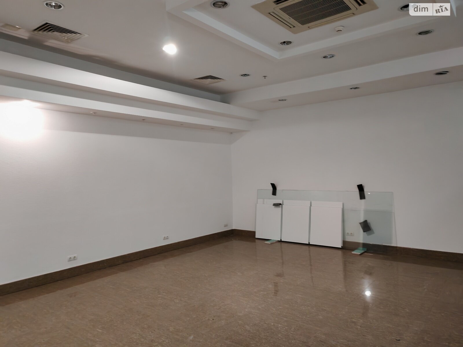 Коммерческое помещение в Виннице, сдам в аренду по Пирогова улица, район Центр, цена: 27 900 грн за объект фото 1