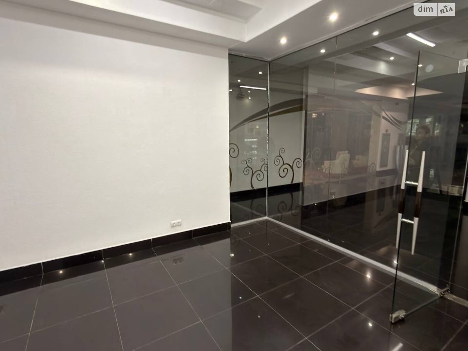 Коммерческое помещение в Виннице, сдам в аренду по Пирогова улица 21, район Центр, цена: 16 120 грн за объект фото 1