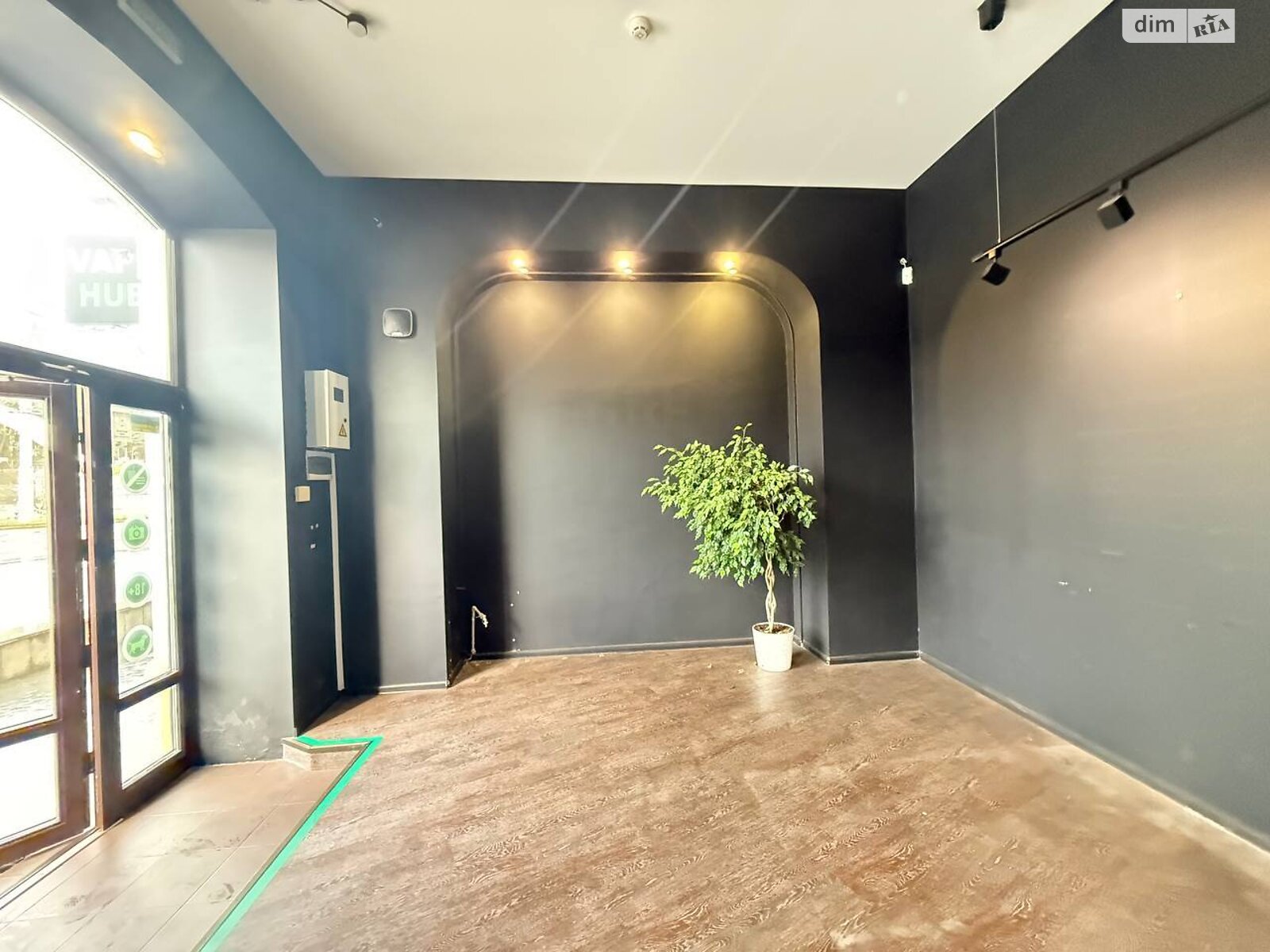 Комерційне приміщення в Вінниці, здам в оренду по Соборна вулиця, район Центр, ціна: 39 999 грн за об’єкт фото 1 Комерційне приміщення в Вінниці, здам в оренду по Соборна вулиця, район Центр, ціна: 39 999 грн за об’єкт фото 1