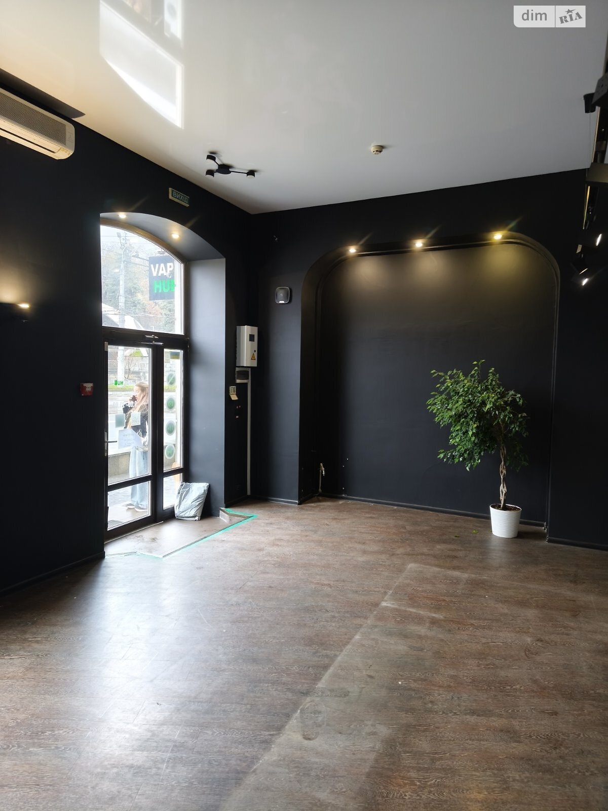 Комерційне приміщення в Вінниці, здам в оренду по Калічанська (Гагаріна) площа, район Центр, ціна: 40 000 грн за об’єкт фото 1 Комерційне приміщення в Вінниці, здам в оренду по Калічанська (Гагаріна) площа, район Центр, ціна: 40 000 грн за об’єкт фото 1