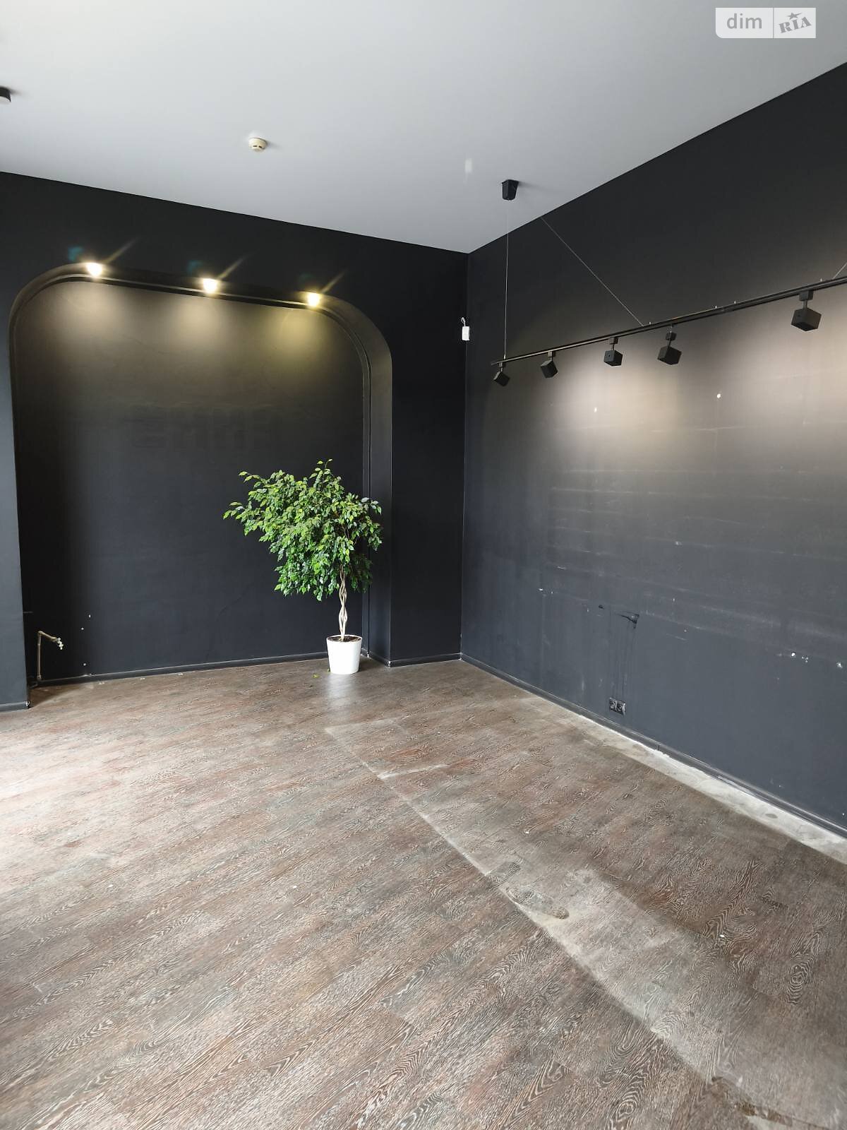 Комерційне приміщення в Вінниці, здам в оренду по Калічанська (Гагаріна) площа, район Центр, ціна: 40 000 грн за об’єкт фото 1 Комерційне приміщення в Вінниці, здам в оренду по Калічанська (Гагаріна) площа, район Центр, ціна: 40 000 грн за об’єкт фото 1