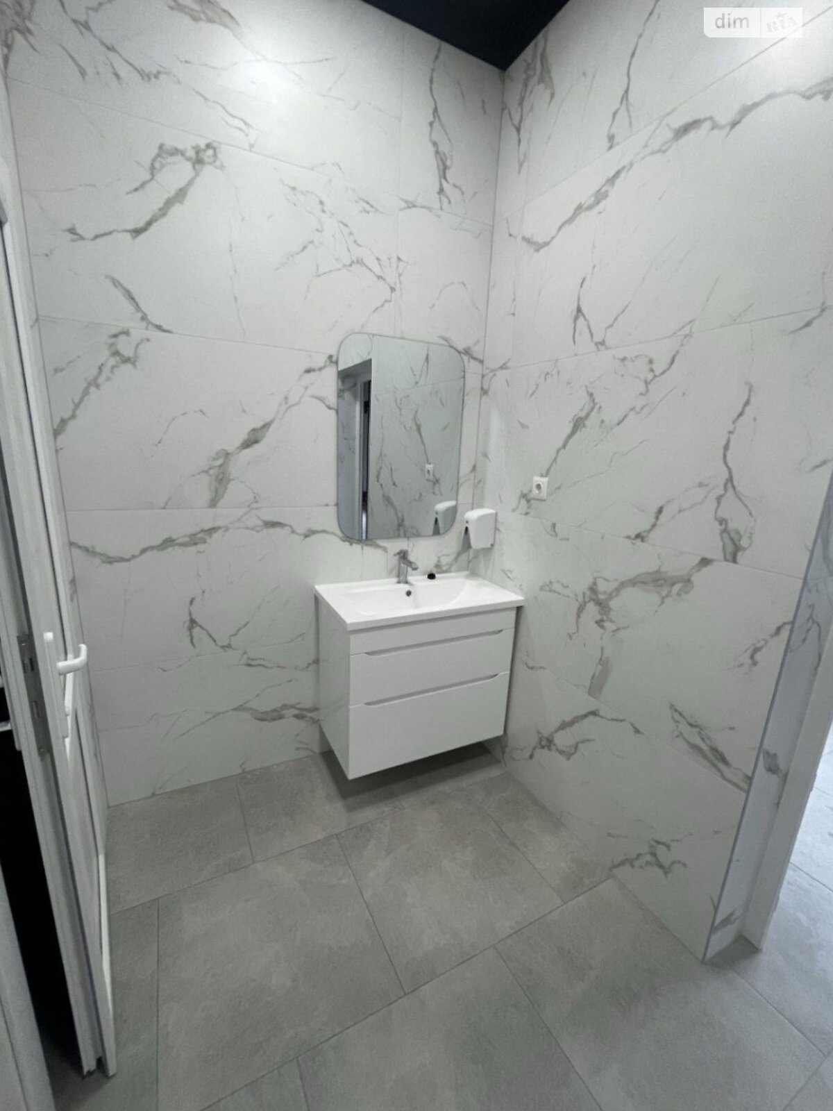 Комерційне приміщення в Вінниці, здам в оренду по Соборна вулиця, район Центр, ціна: 80 000 грн за об’єкт фото 1 Комерційне приміщення в Вінниці, здам в оренду по Соборна вулиця, район Центр, ціна: 80 000 грн за об’єкт фото 1