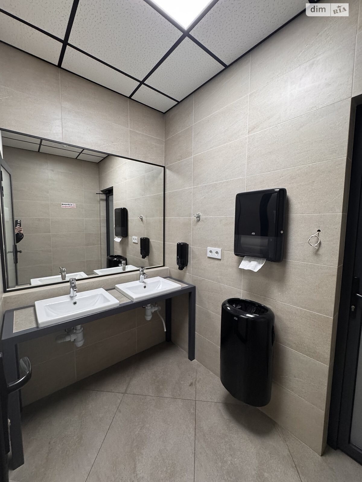 Комерційне приміщення в Вінниці, здам в оренду по Театральна вулиця, район Центр, ціна: 39 100 грн за об’єкт фото 1