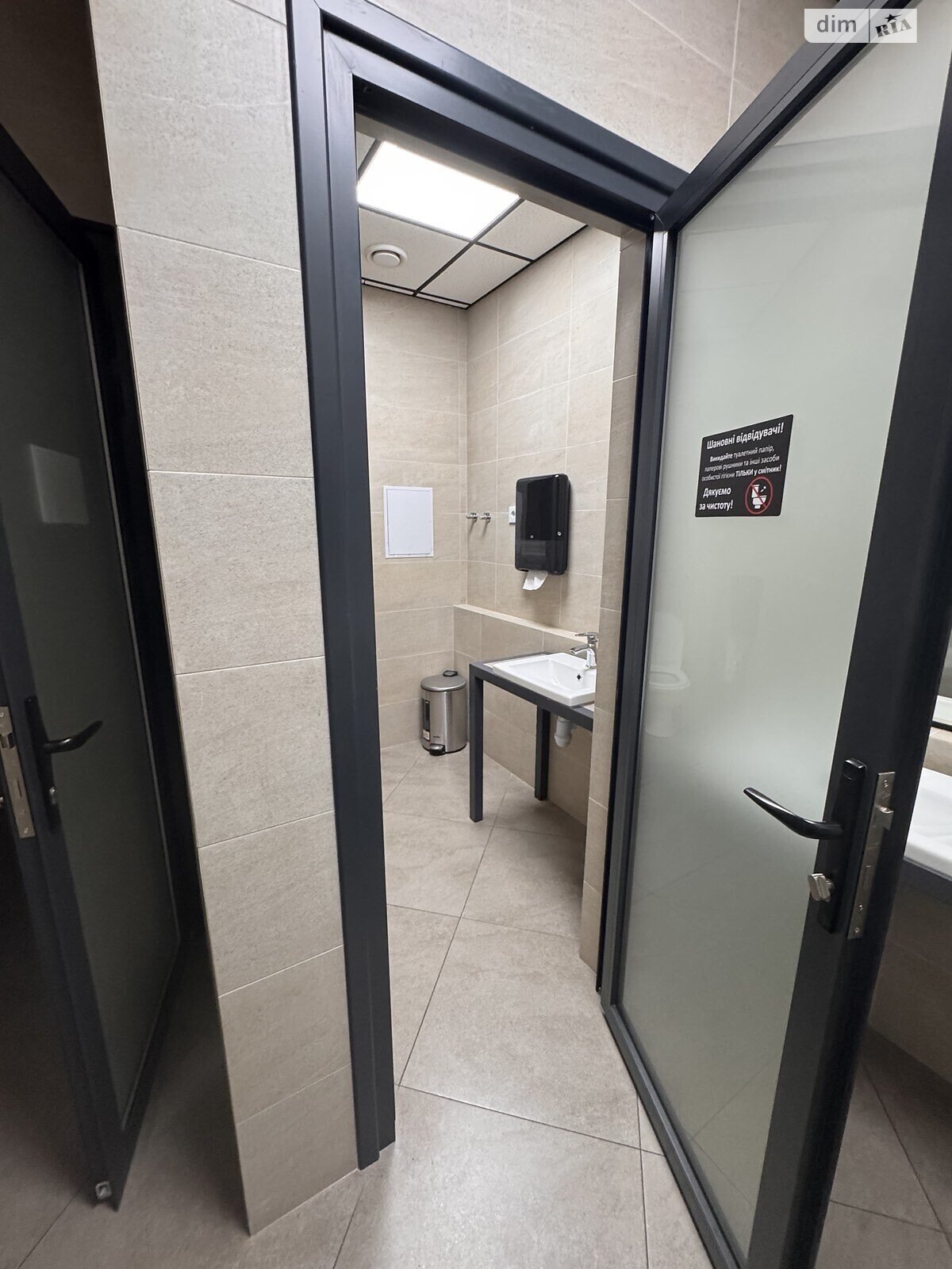 Комерційне приміщення в Вінниці, здам в оренду по Театральна вулиця, район Центр, ціна: 39 100 грн за об’єкт фото 1