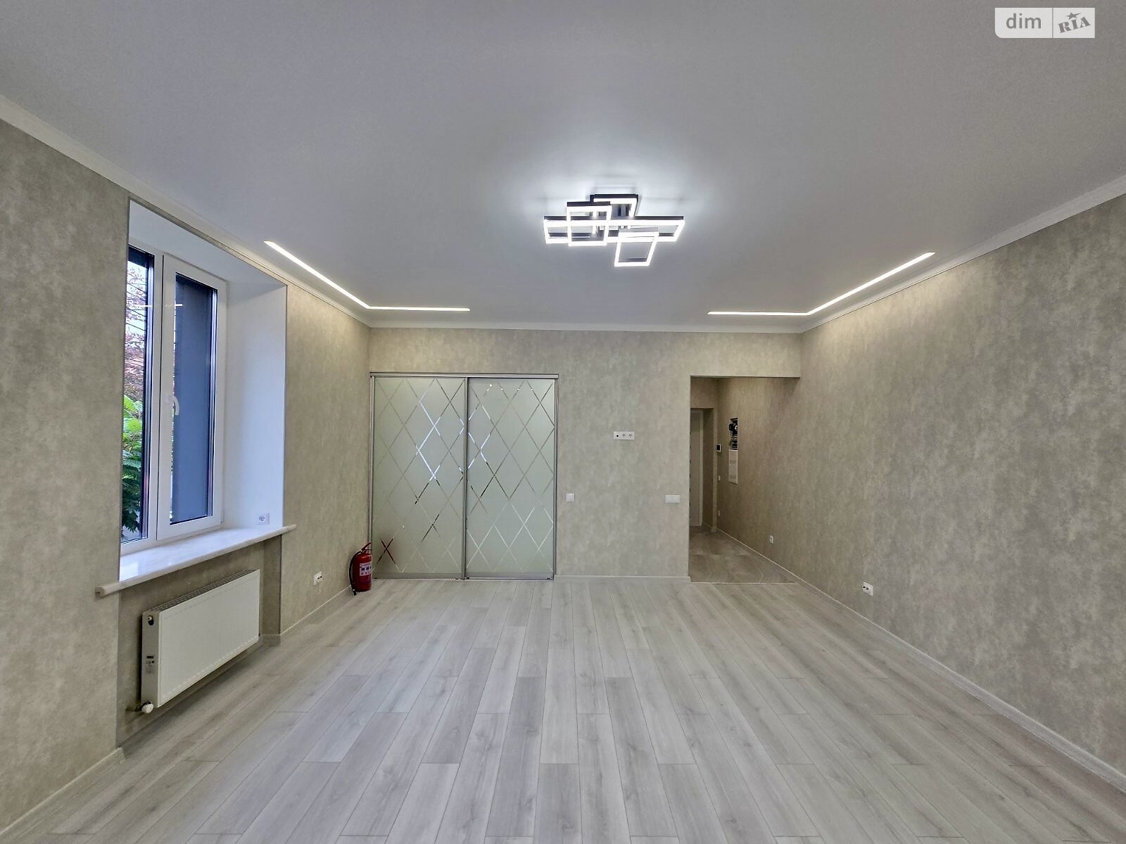 Комерційне приміщення в Вінниці, здам в оренду по Владислава Городецького вулиця 2, район Центр, ціна: 28 000 грн за об’єкт фото 1 Комерційне приміщення в Вінниці, здам в оренду по Владислава Городецького вулиця 2, район Центр, ціна: 28 000 грн за об’єкт фото 1