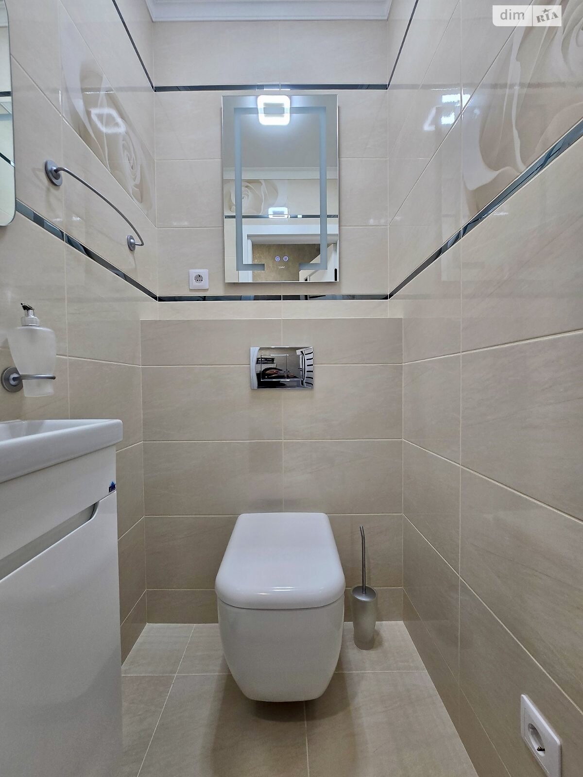 Комерційне приміщення в Вінниці, здам в оренду по Владислава Городецького вулиця 2, район Центр, ціна: 28 000 грн за об’єкт фото 1 Комерційне приміщення в Вінниці, здам в оренду по Владислава Городецького вулиця 2, район Центр, ціна: 28 000 грн за об’єкт фото 1