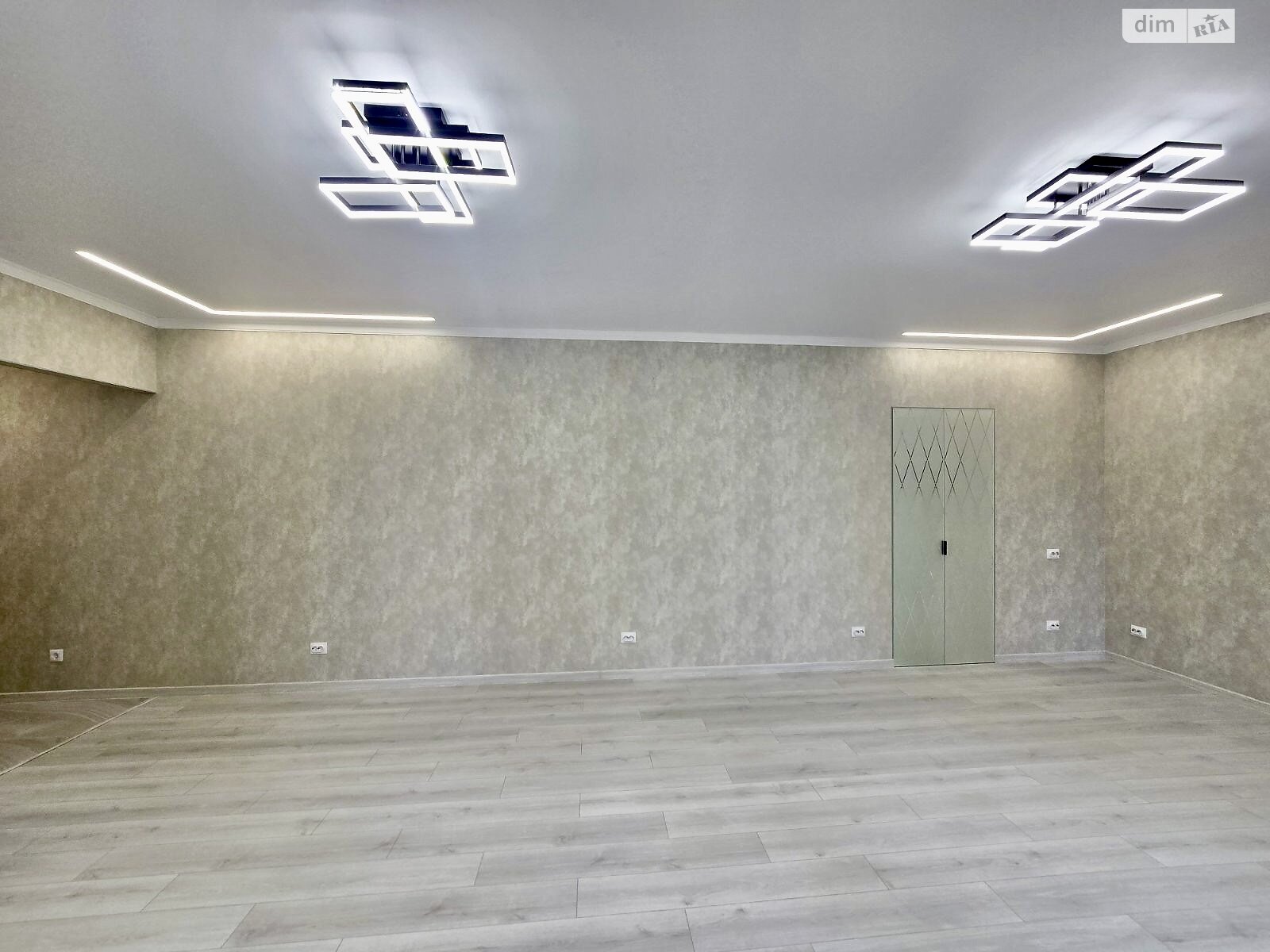 Комерційне приміщення в Вінниці, здам в оренду по Владислава Городецького вулиця 2, район Центр, ціна: 28 000 грн за об’єкт фото 1 Комерційне приміщення в Вінниці, здам в оренду по Владислава Городецького вулиця 2, район Центр, ціна: 28 000 грн за об’єкт фото 1