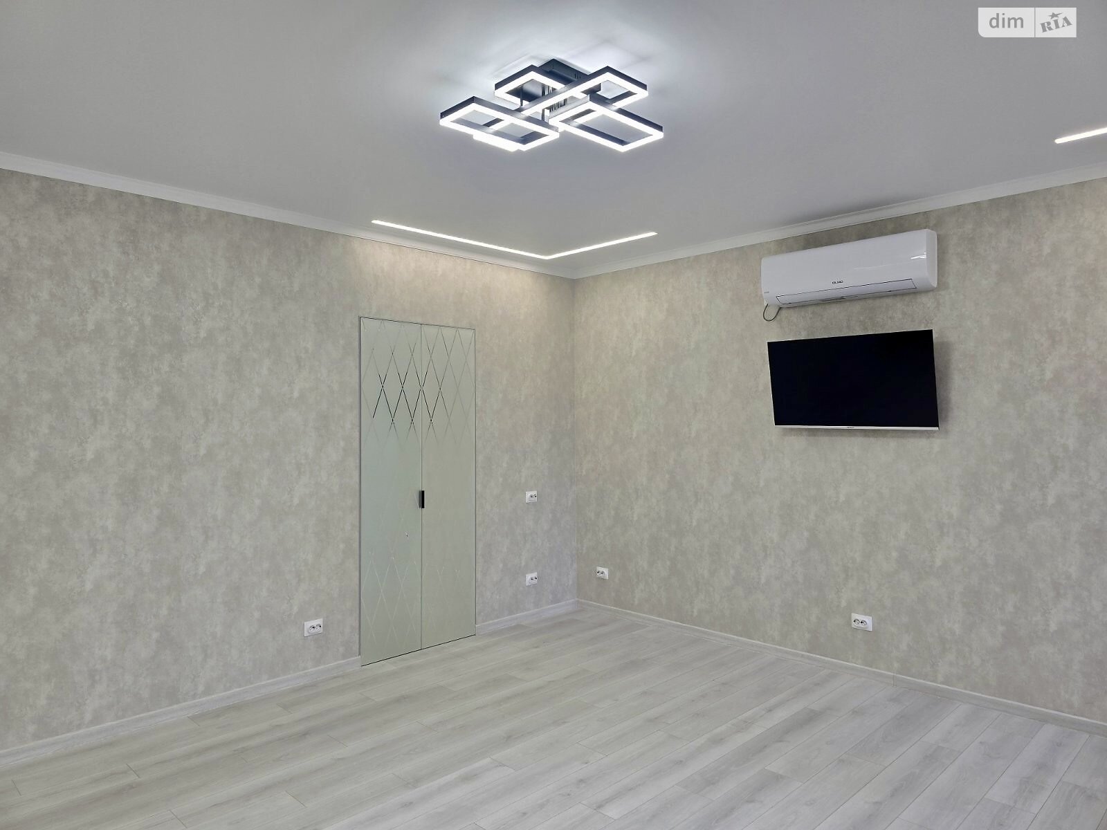 Комерційне приміщення в Вінниці, здам в оренду по Владислава Городецького вулиця 2, район Центр, ціна: 28 000 грн за об’єкт фото 1 Комерційне приміщення в Вінниці, здам в оренду по Владислава Городецького вулиця 2, район Центр, ціна: 28 000 грн за об’єкт фото 1