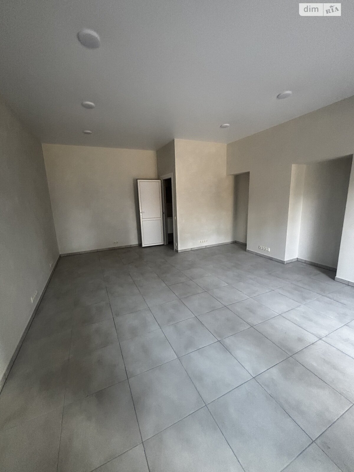 Комерційне приміщення в Вінниці, здам в оренду по Юності проспект 16Г, район Вишенька, ціна: 30 000 грн за об’єкт фото 1