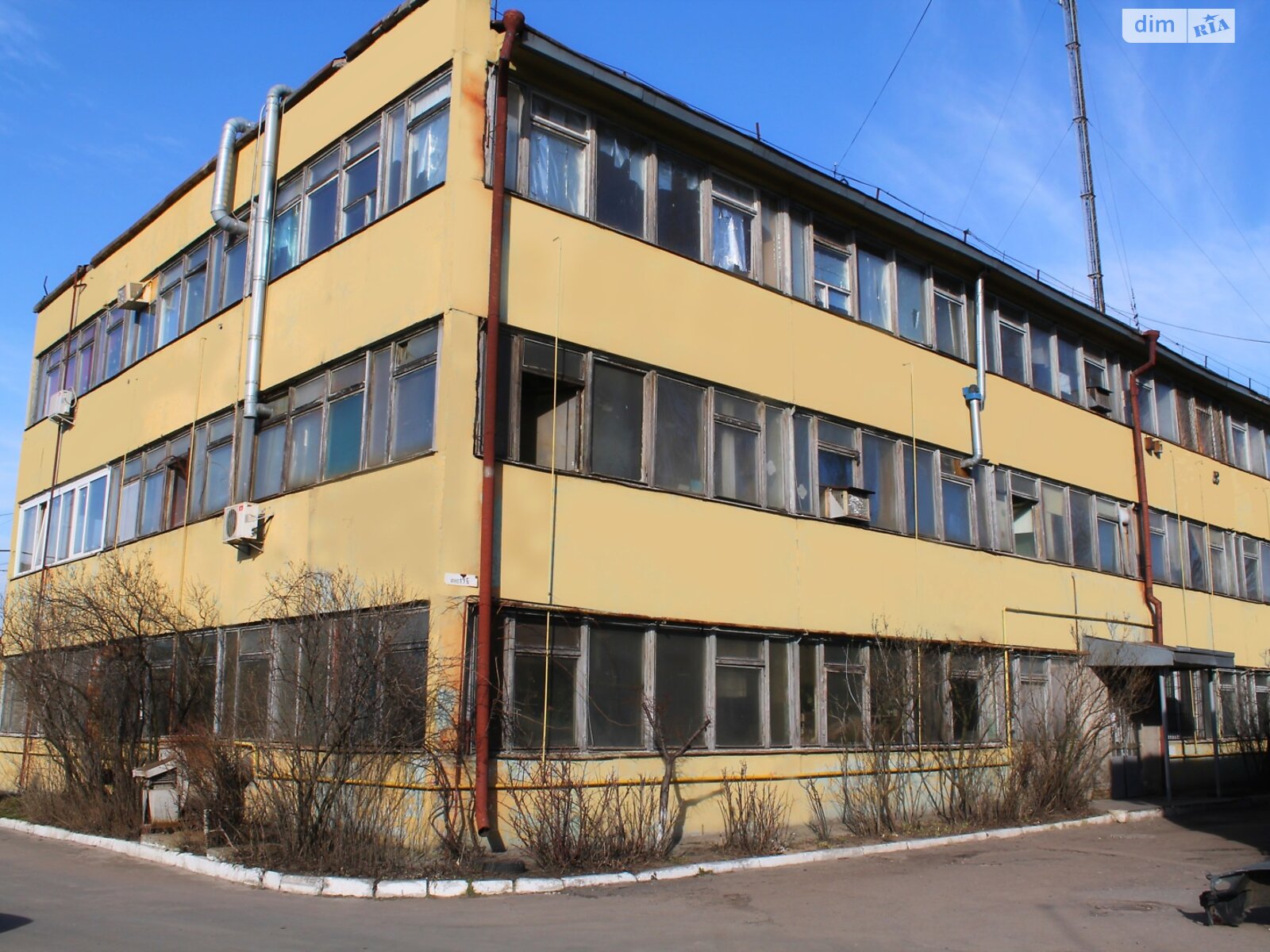Коммерческое помещение в Вишневом, Железнодорожная улица 92-94, цена аренды: 7 335 грн за объект фото 1 Коммерческое помещение в Вишневом, Железнодорожная улица 92-94, цена аренды: 7 335 грн за объект фото 1