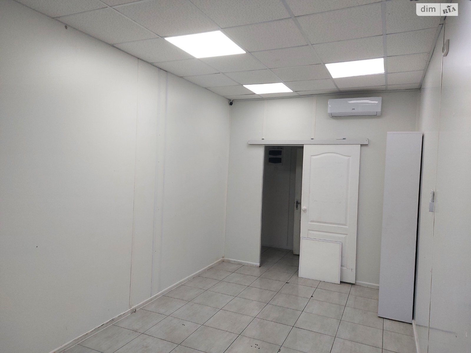 Коммерческое помещение в Вишневом, Просвещения улица 2, цена аренды: 11 000 грн за объект фото 1