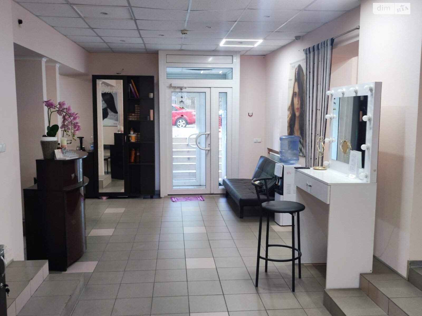 Коммерческое помещение в Запорожье, сдам в аренду по Соборный проспект 192, район Вознесеновский (Орджоникидзевский), цена: 15 000 грн за объект фото 1 Коммерческое помещение в Запорожье, сдам в аренду по Соборный проспект 192, район Вознесеновский (Орджоникидзевский), цена: 15 000 грн за объект фото 1