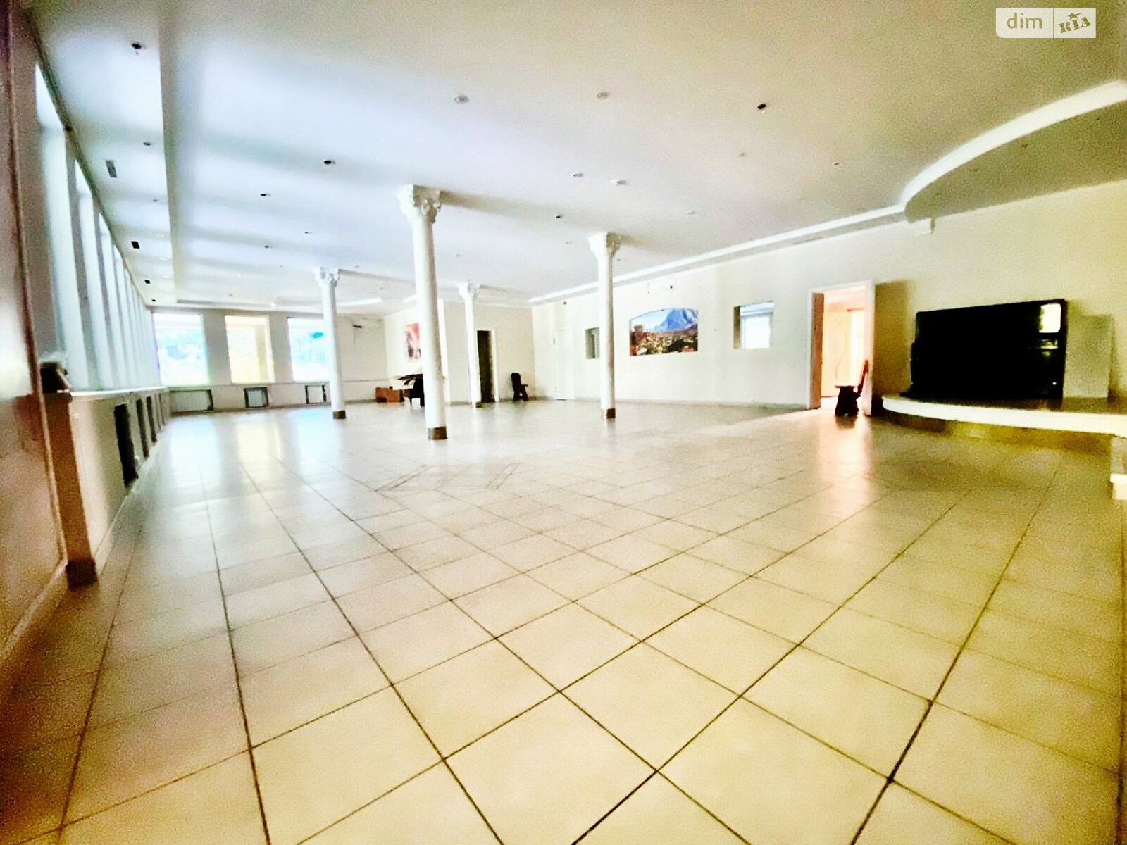 Коммерческое помещение в Запорожье, сдам в аренду по Парковый (ул. Леонова) бульвар 15, район Вознесеновский (Орджоникидзевский), цена: 30 000 грн за объект фото 1