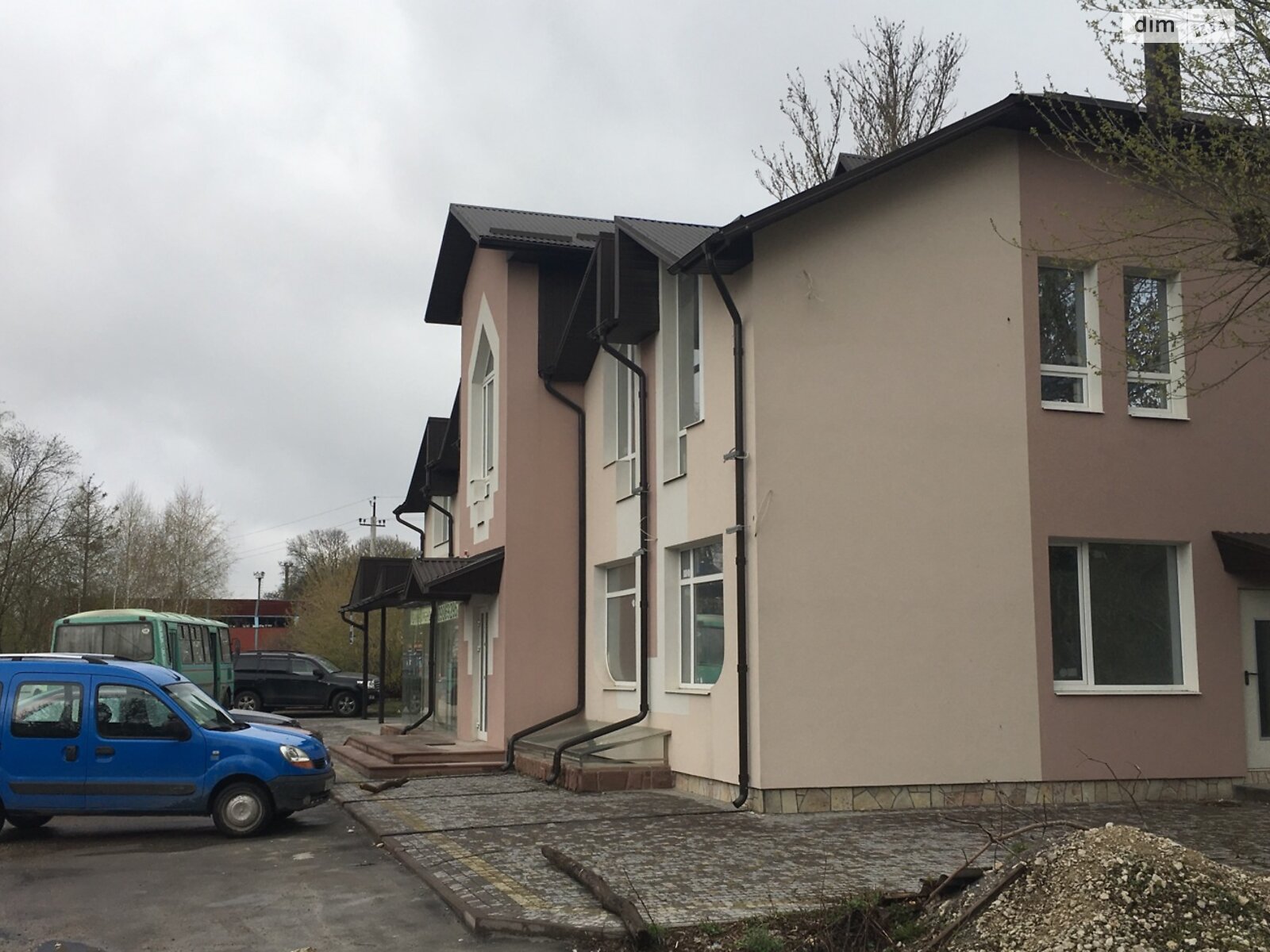 Комерційне приміщення в Збаражі, Романа Гралюка (Академіка Павлова) вулиця 1, ціна оренди: 5 850 грн за об’єкт фото 1 Комерційне приміщення в Збаражі, Романа Гралюка (Академіка Павлова) вулиця 1, ціна оренди: 5 850 грн за об’єкт фото 1