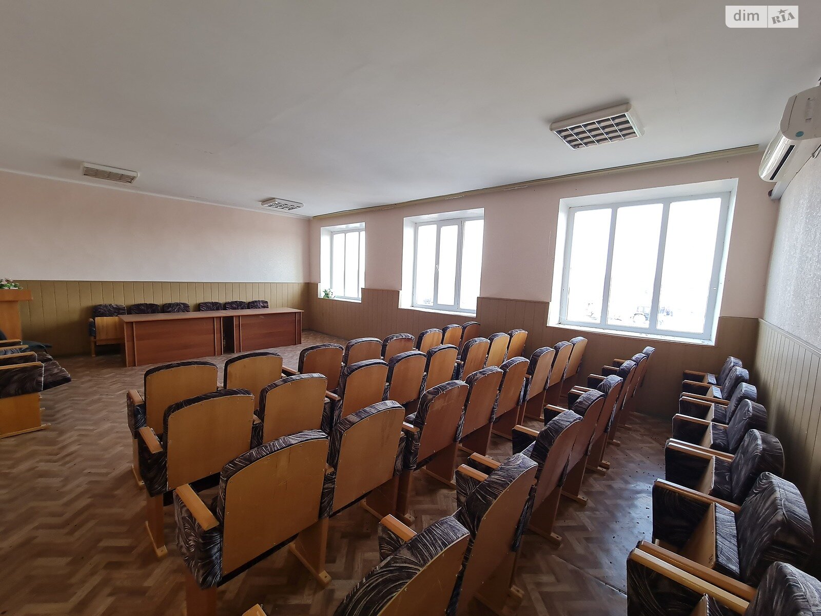 Коммерческое помещение в Згуровке, сдам в аренду по Зализнычна улица, район Згуровка, цена: 15 000 грн за объект фото 1 Коммерческое помещение в Згуровке, сдам в аренду по Зализнычна улица, район Згуровка, цена: 15 000 грн за объект фото 1