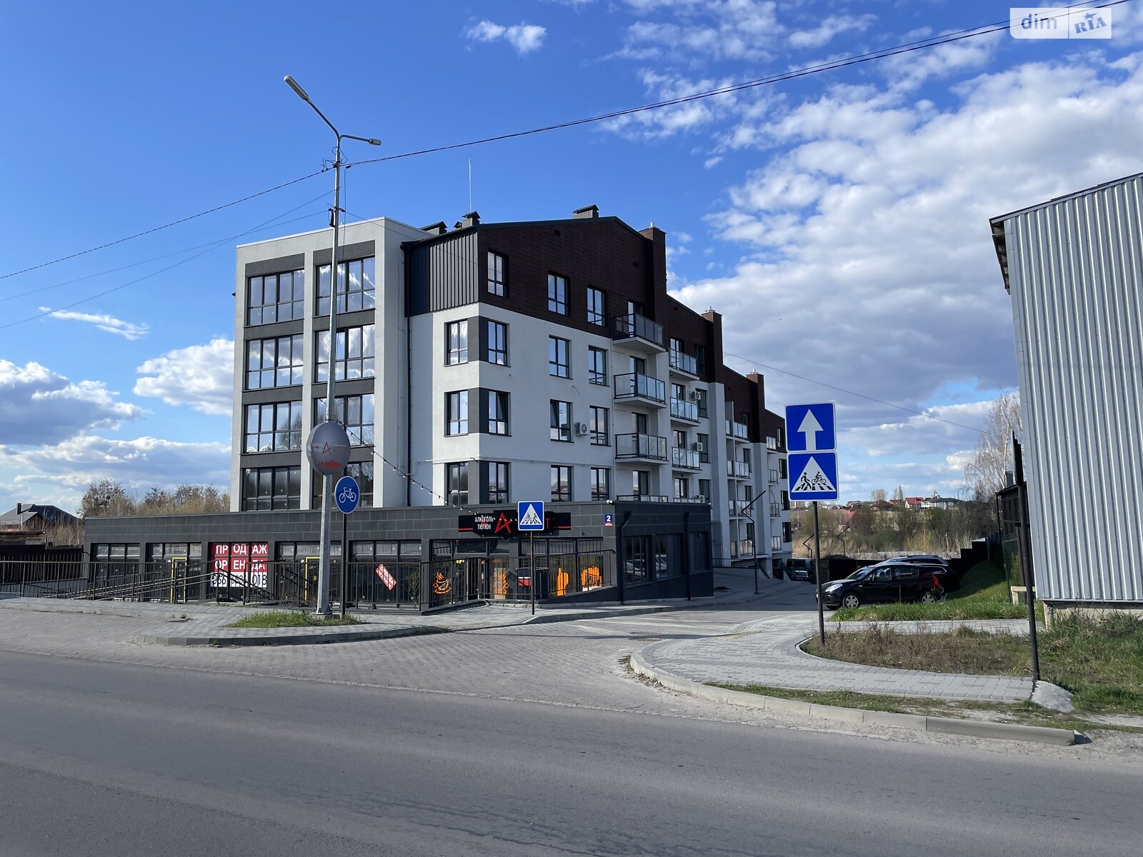 Комерційне приміщення в Зміїнці, Митна вулиця 2, ціна оренди: 11 000 грн за об’єкт фото 1 Комерційне приміщення в Зміїнці, Митна вулиця 2, ціна оренди: 11 000 грн за об’єкт фото 1