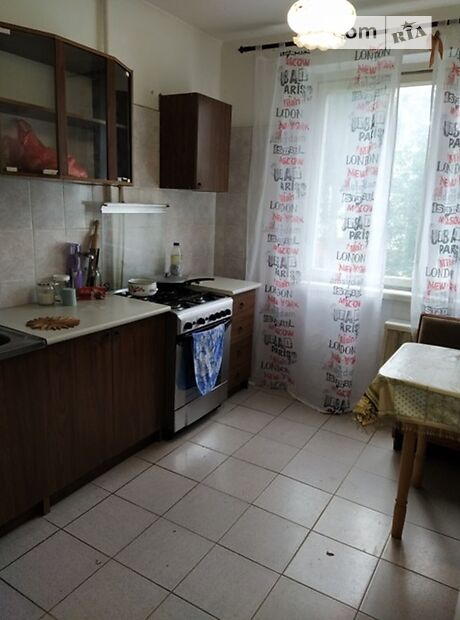 Комната в Черновцах, район Комарова-Красноармейская улица Полетаева Федора 5 помесячно фото 1 Комната в Черновцах, район Комарова-Красноармейская улица Полетаева Федора 5 помесячно фото 1