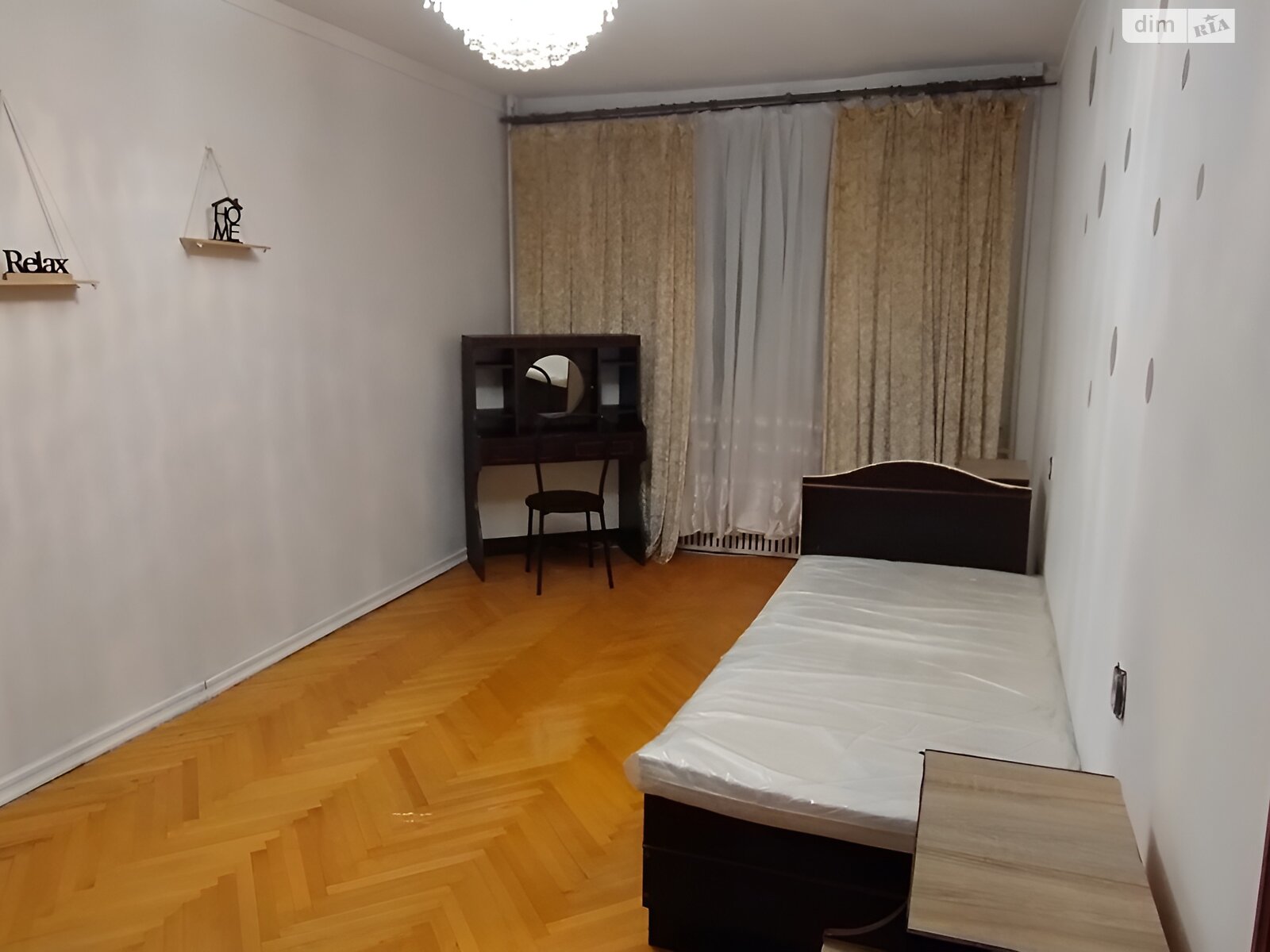 Комната в Черновцах, район Шевченковский улица Героев Майдана (Красноармейская) 107 помесячно фото 1 Комната в Черновцах, район Шевченковский улица Героев Майдана (Красноармейская) 107 помесячно фото 1