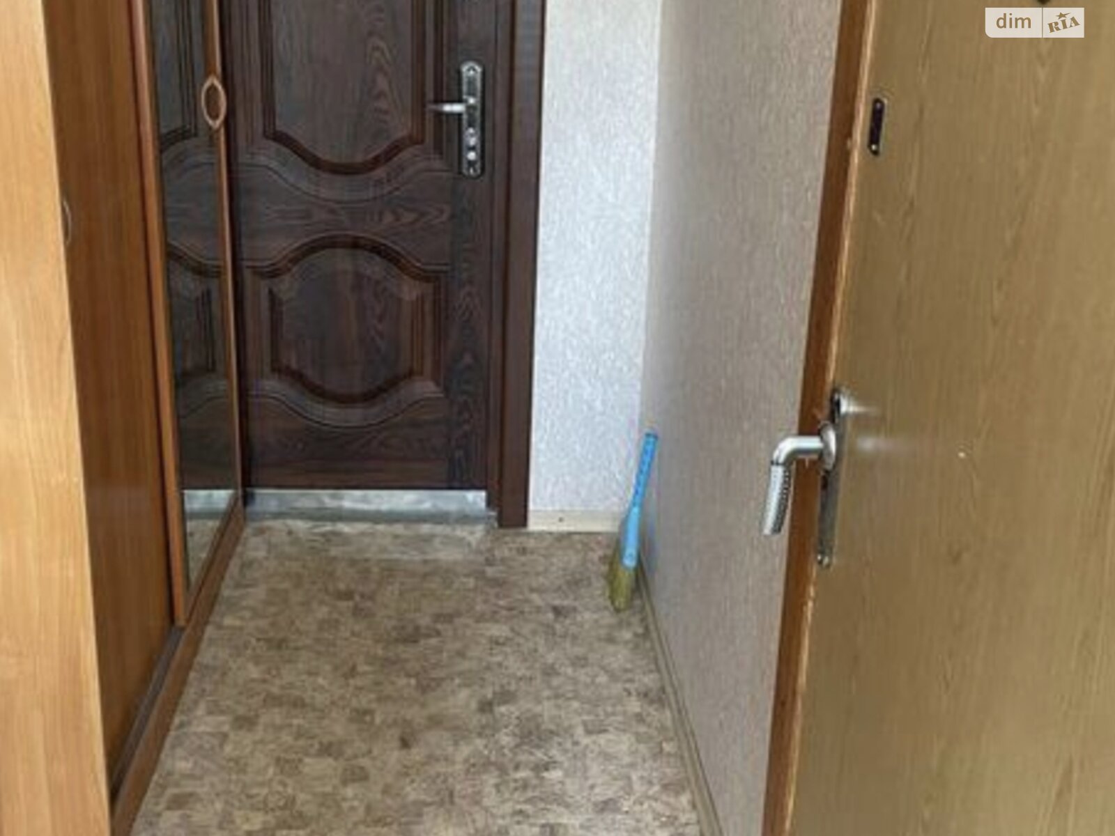 Кімната в Дніпрі, район Сонячний вулиця Махна Нестора (Радгоспна) 64 помісячно фото 1 Кімната в Дніпрі, район Сонячний вулиця Махна Нестора (Радгоспна) 64 помісячно фото 1