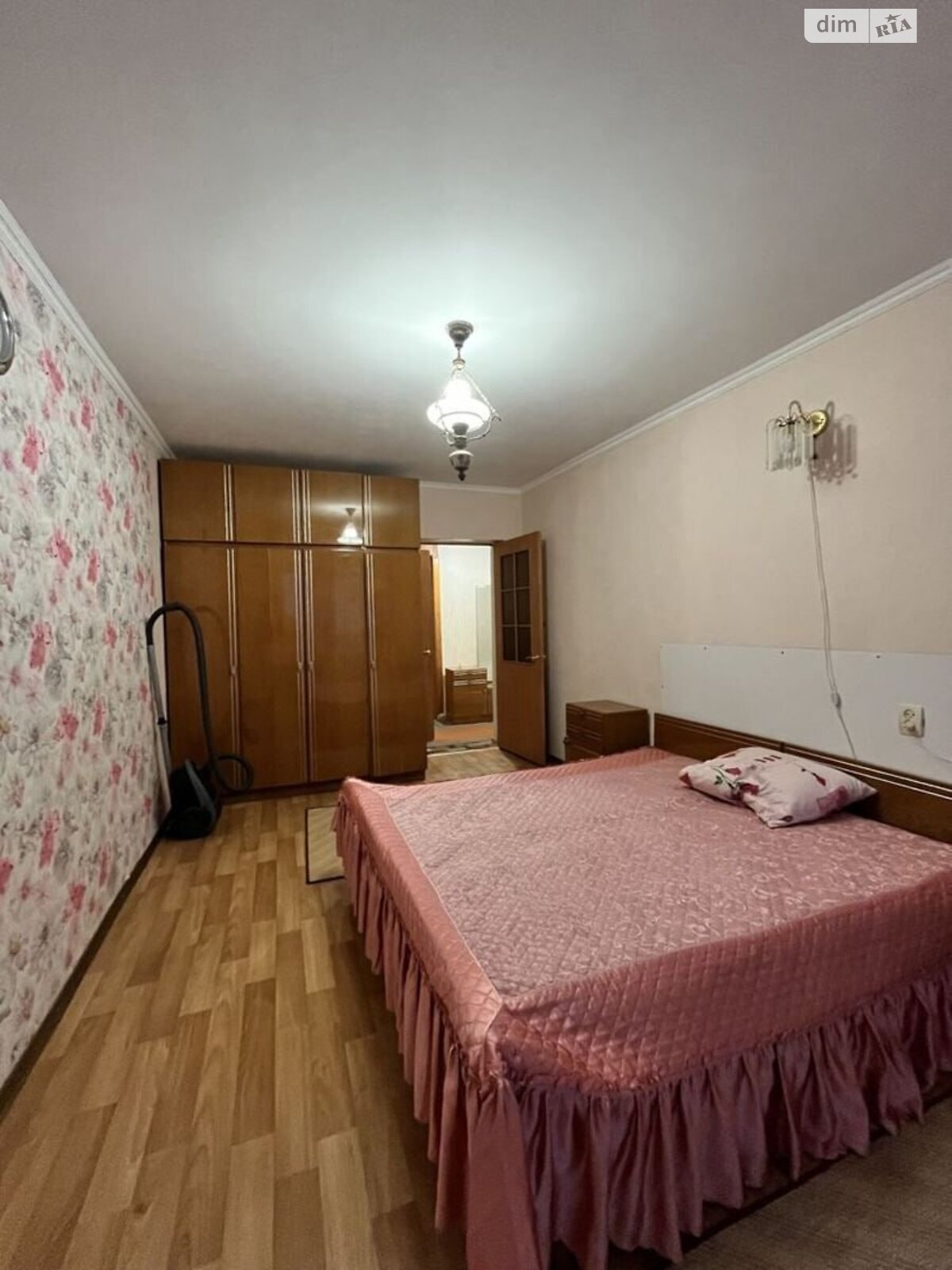 Комната в Хмельницком, район Центр улица Соборная 56 помесячно фото 1 Комната в Хмельницком, район Центр улица Соборная 56 помесячно фото 1