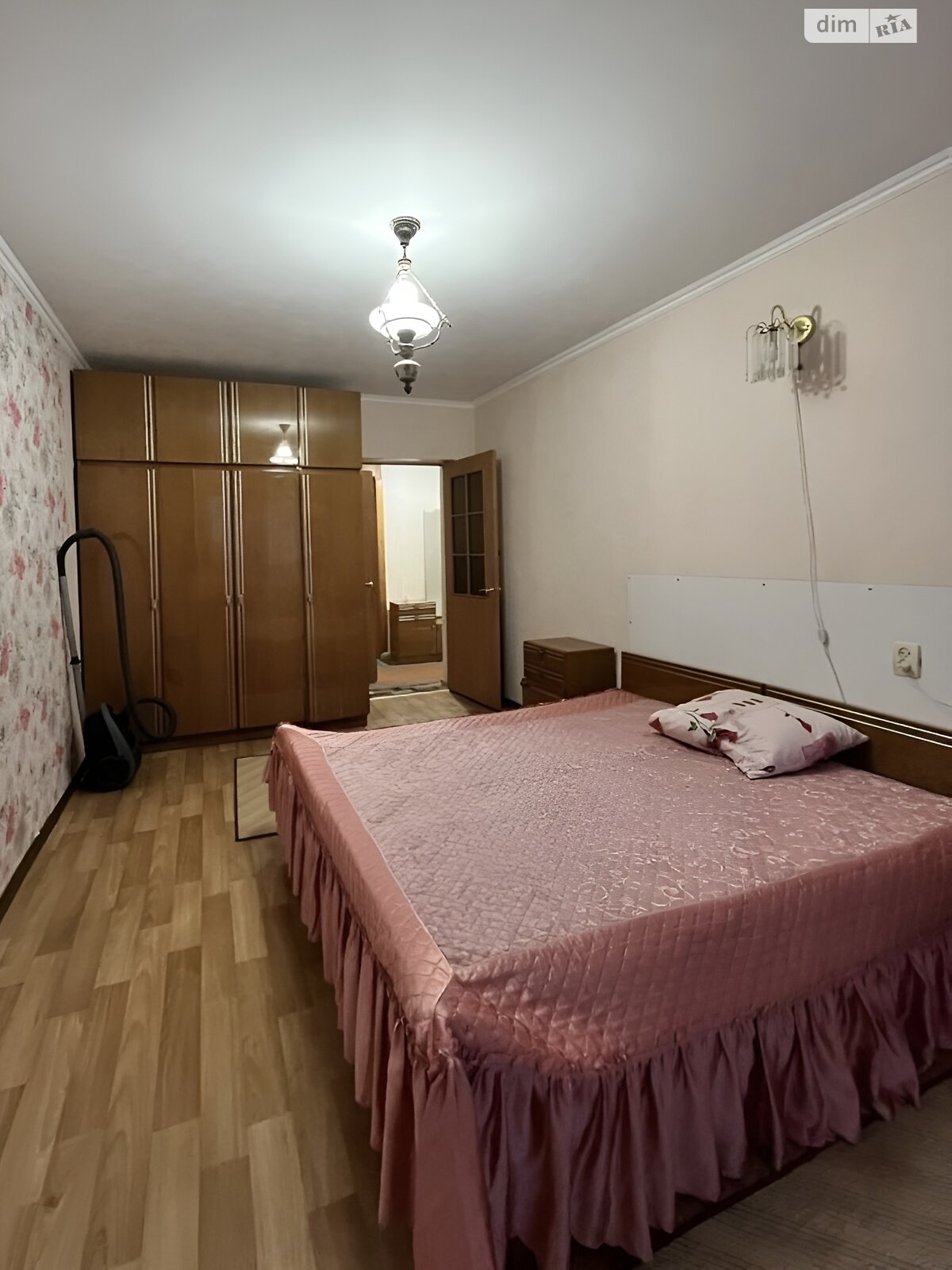 Комната в Хмельницком, район Центр улица Соборная 56 помесячно фото 1 Комната в Хмельницком, район Центр улица Соборная 56 помесячно фото 1