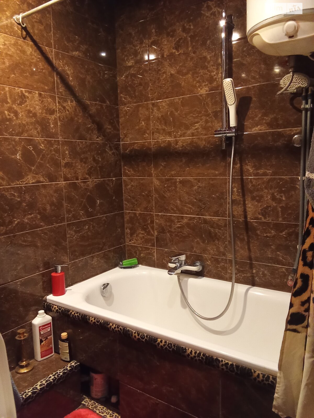 Комната в Киеве, район Борщаговка улица Ивана Дзюбы (Семьи Сосниных) 2/1 помесячно фото 1 Комната в Киеве, район Борщаговка улица Ивана Дзюбы (Семьи Сосниных) 2/1 помесячно фото 1