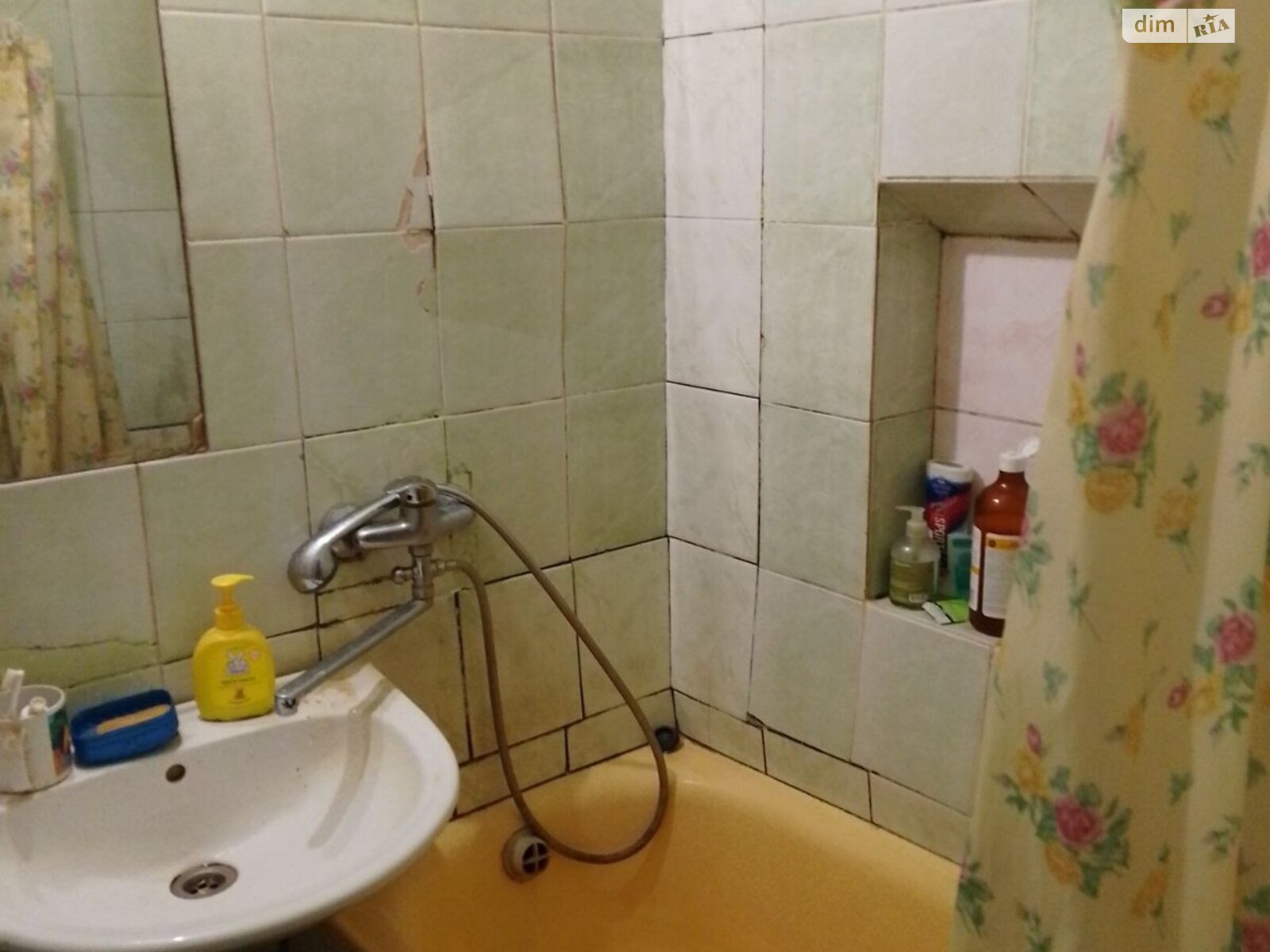 Кімната в Києві, район Чоколівка вулиця Ушинського 17 помісячно фото 1 Кімната в Києві, район Чоколівка вулиця Ушинського 17 помісячно фото 1
