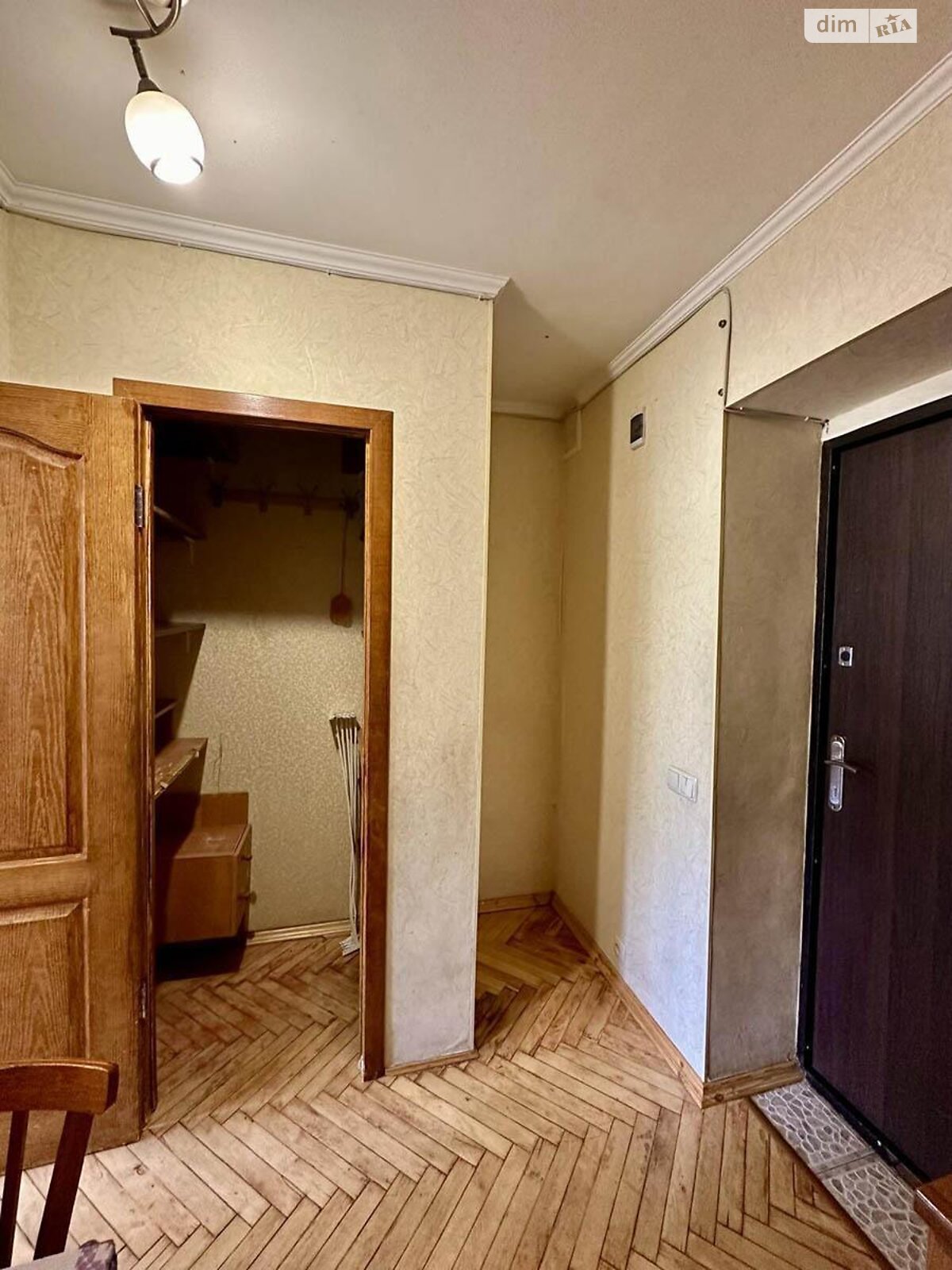 Комната в Киеве, район Лесной Массив улица Кубанской Украины (Маршала Жукова) 19А помесячно фото 1 Комната в Киеве, район Лесной Массив улица Кубанской Украины (Маршала Жукова) 19А помесячно фото 1