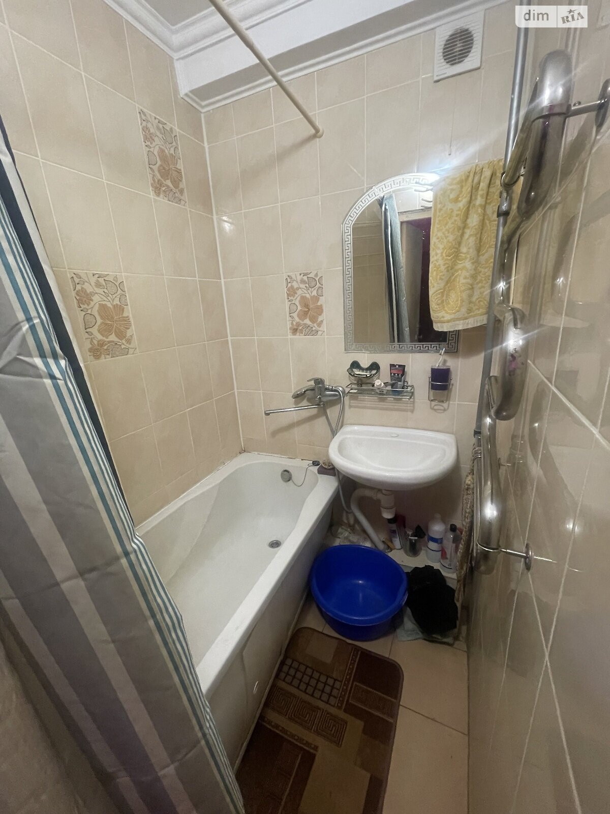 Комната в Киеве, район Лесной Массив улица Шолом-Алейхема помесячно фото 1 Комната в Киеве, район Лесной Массив улица Шолом-Алейхема помесячно фото 1