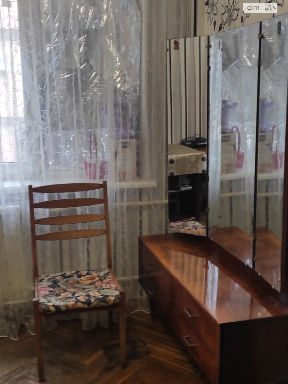 Комната в Киеве, район Лукьяновка улица Вячеслава Черновола (Косиора) 8 помесячно фото 1 Комната в Киеве, район Лукьяновка улица Вячеслава Черновола (Косиора) 8 помесячно фото 1