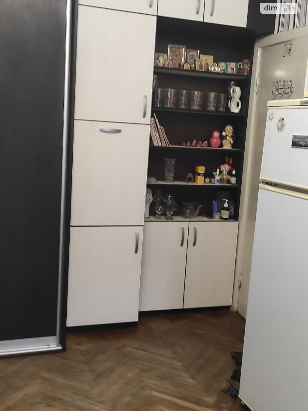 Комната в Киеве, район Лукьяновка улица Вячеслава Черновола (Косиора) 8 помесячно фото 1 Комната в Киеве, район Лукьяновка улица Вячеслава Черновола (Косиора) 8 помесячно фото 1