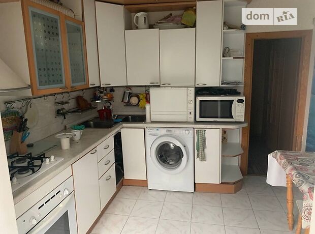 Комната в Киеве, район Оболонь улица Маршала Малиновского 36 помесячно фото 1 Комната в Киеве, район Оболонь улица Маршала Малиновского 36 помесячно фото 1