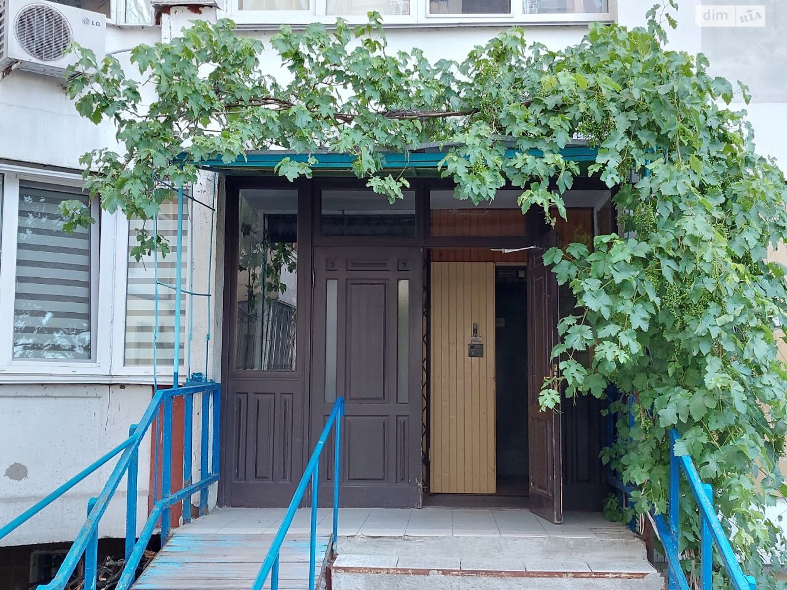 Комната проживание без хозяев в Киеве, район Осокорки улица Вишняковская 6А помесячно фото 1 Комната проживание без хозяев в Киеве, район Осокорки улица Вишняковская 6А помесячно фото 1