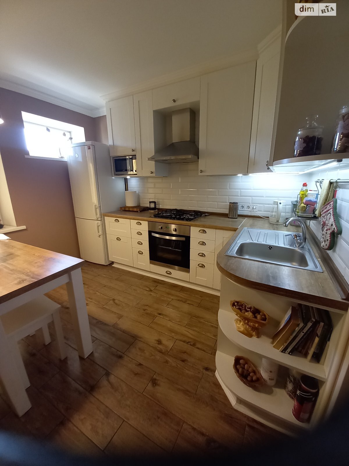 Комната в Киеве, район Подол улица Спасская 21-23 помесячно фото 1 Комната в Киеве, район Подол улица Спасская 21-23 помесячно фото 1