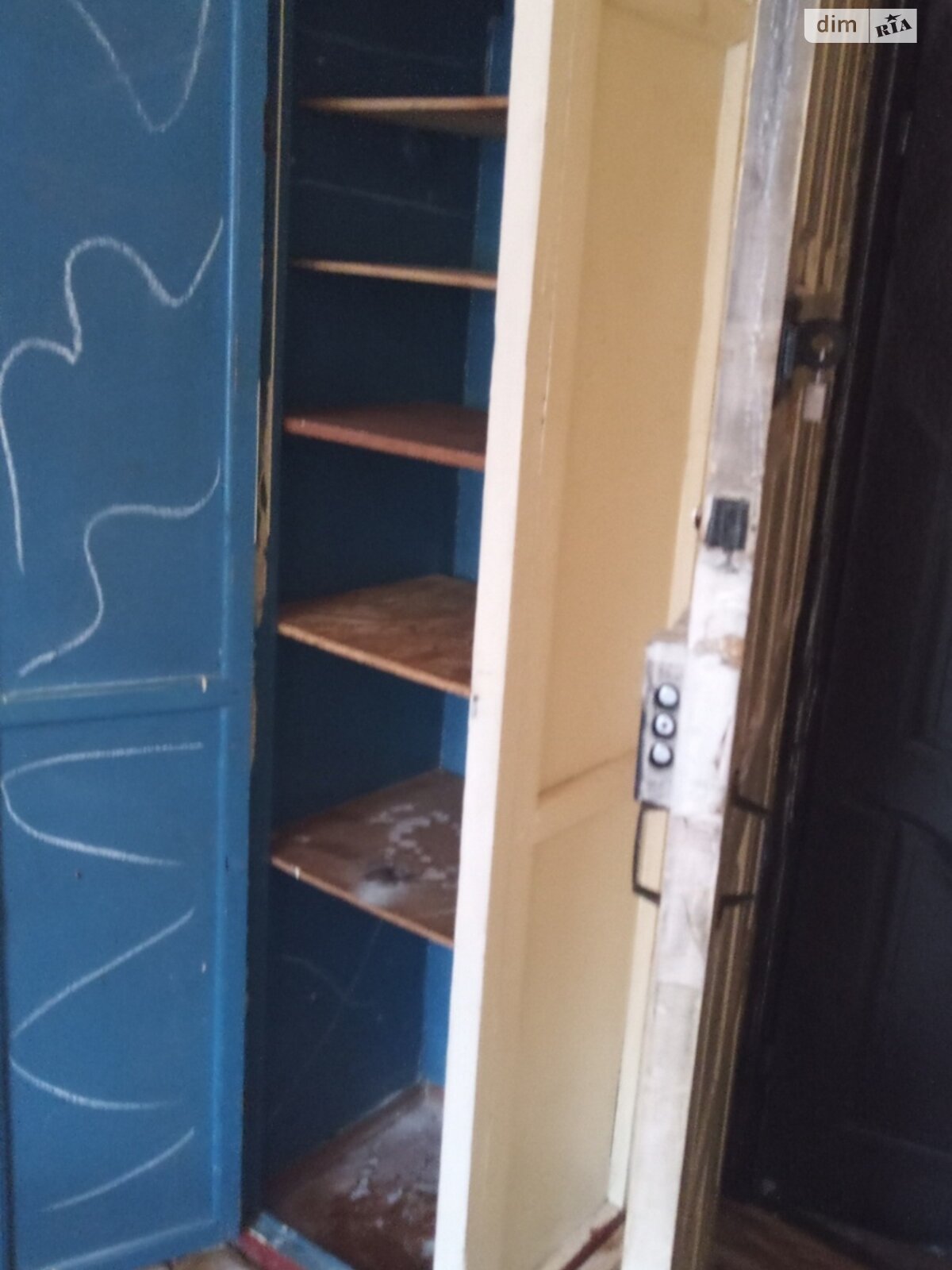 Комната в Кривом Роге, район Покровский улица Кремлевская 6 помесячно фото 1 Комната в Кривом Роге, район Покровский улица Кремлевская 6 помесячно фото 1