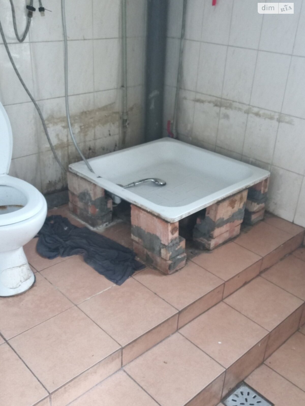 Комната в Кривом Роге, район Покровский улица Кремлевская 6 помесячно фото 1 Комната в Кривом Роге, район Покровский улица Кремлевская 6 помесячно фото 1